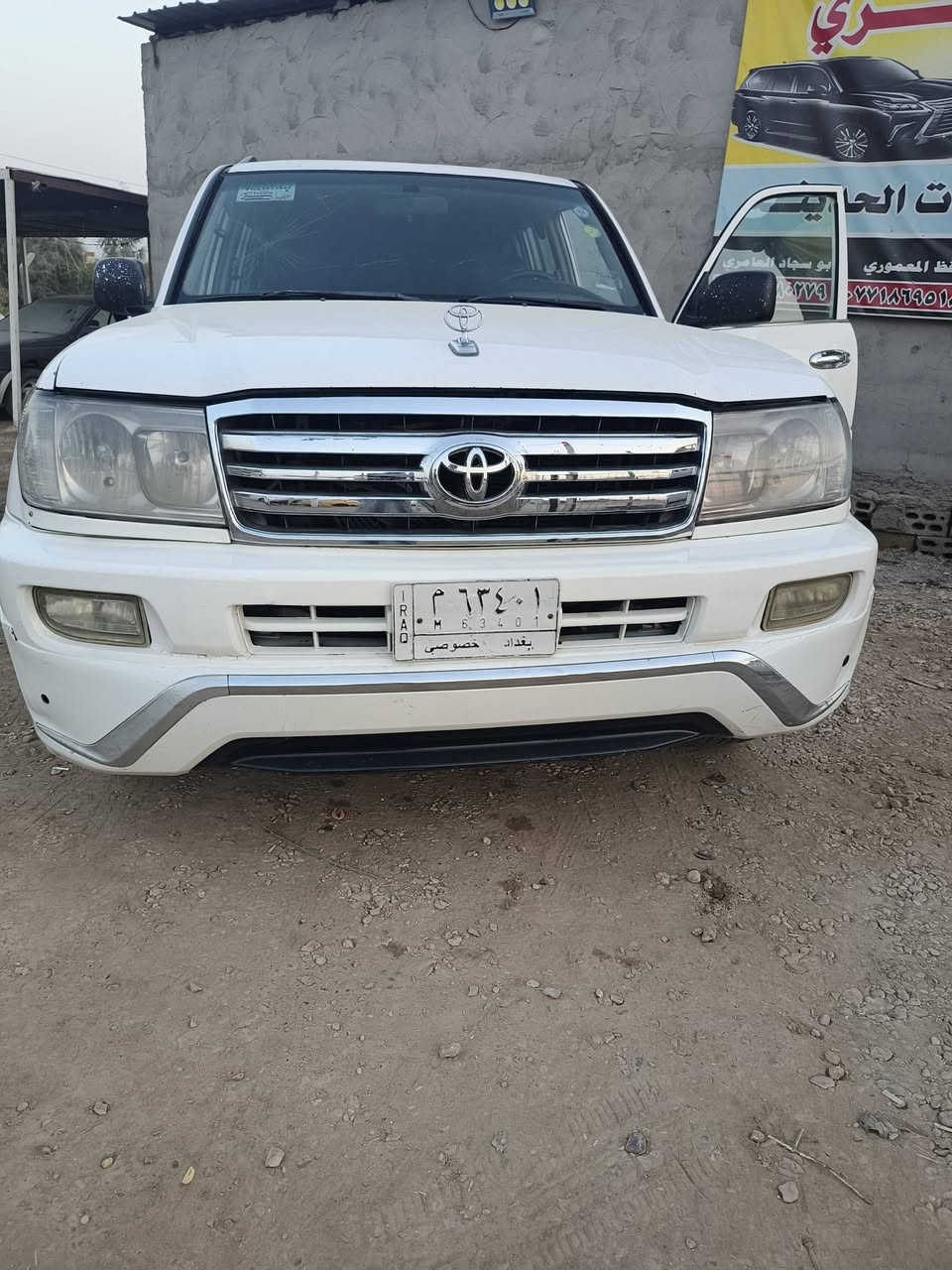 سلام عليكم لاند كروز للبيع موديل ٩٨محدث ٢٠٠٧ صبغ مكان الشريط وجوه السعر٩٠وبيهه مجال مكان حله هاتف***********
