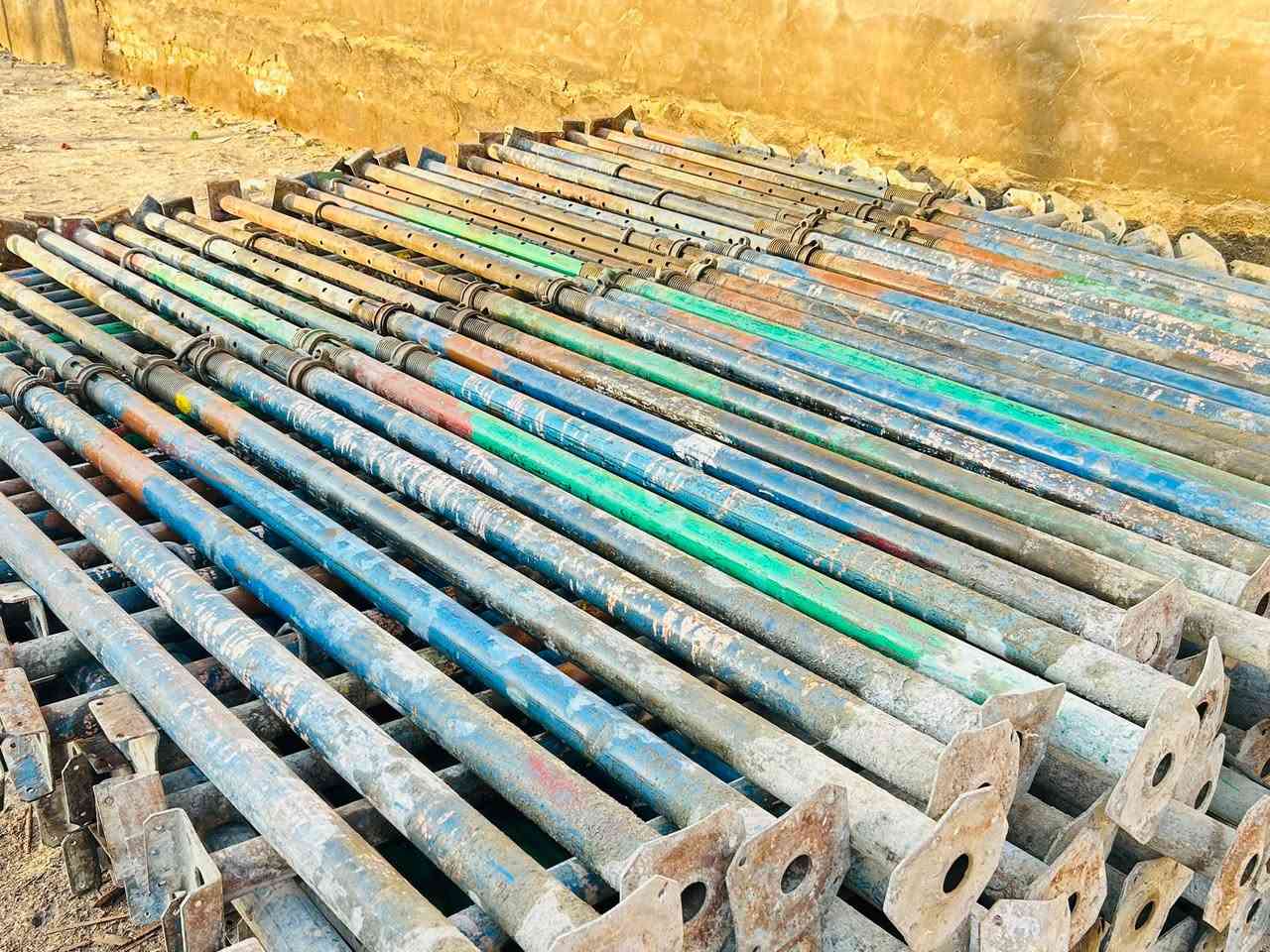 جكات حاضن للبيع نضيفات حيل شغالات العدد 250 جك العنوان حله مركز ***********
