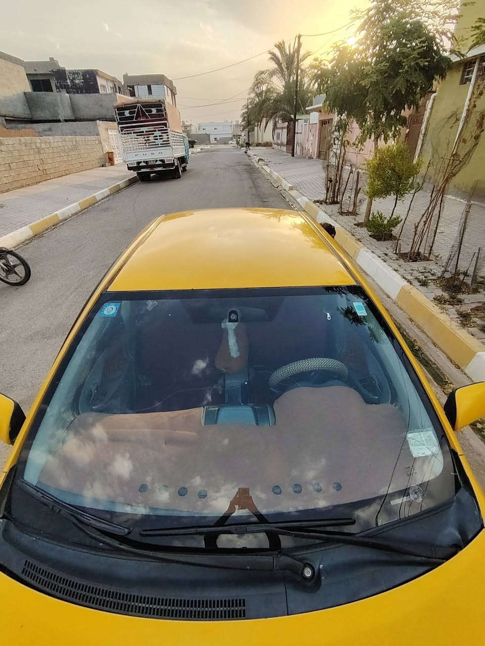 سلام عليكم للبيع كورله تكسي 2012 بدون ظرر بس الجاملغ السكن مبدل بدون شواصي للتواصل على الرقم ***********
