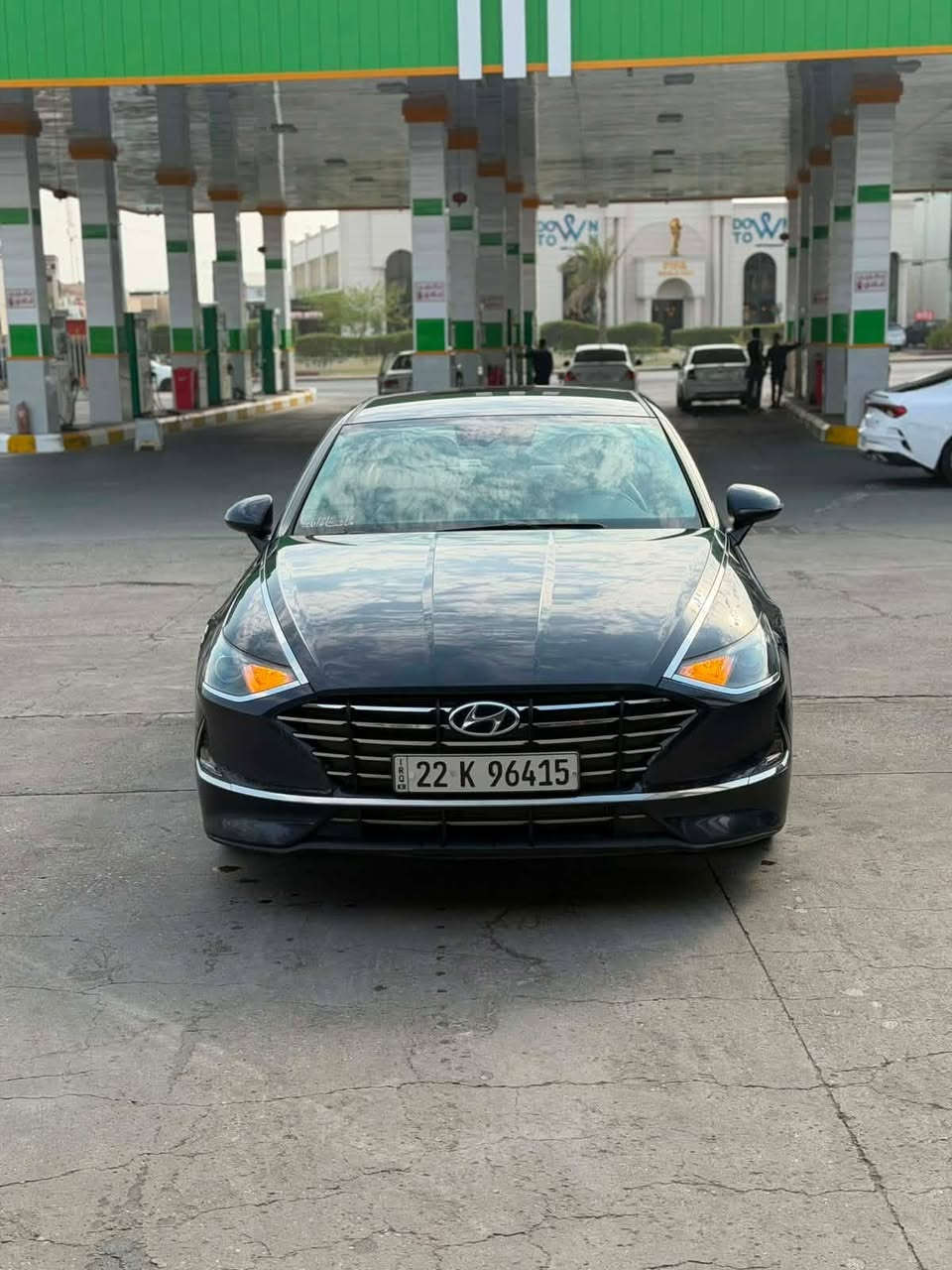 سلام عليكم 
عرض للبيع سوناتا 
موديل 2022 غاز بلاد شكل الجديد
 السياره بيها بابين صبغ صفحه العبري حساسات خلفيه ورادار امامي وهواي مواصفات بيها 
سعر السياره 155 وبيها مجالا
عنوان البصره ابو الخصيب ***********
