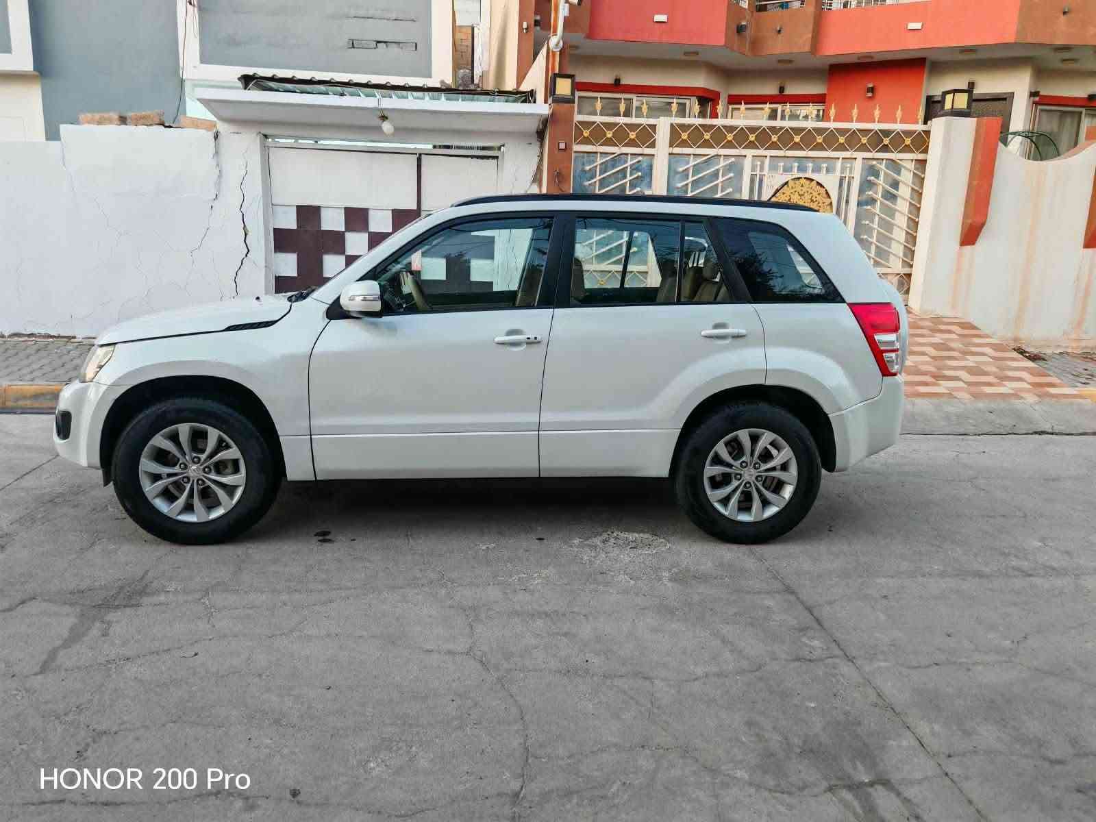 رقم الهاتف(***********-***********)
سوزوكي كراند ڤيتارا موديل 2014 ياباني اصلي وارد خليجي محرك 4 سلندر حجم (2400) بدون صرف وبخار گير بالشرط تبريد ثلج بيها نص جاملغ خلفي طرف السائق صبغ بدون دواخل ماشية 190 الف كيلو قابل للزياده سياره 5 راكب مضاف الها منظومة غاز حكوميه ايطالي سيارة جاهزه صدر امامي وخلفي ما بي عيب سياره حلوه وكاعده سريعه بالمشي....
سنويه بأسمي لغاية 2029... 
هزه وبراد(فحص مروري) جديد... 
رقم اربيل الجديد...
بيها مواصفات:
*بصمة تشغيل
*بصمات ابواب+صندوق خلفي
*شاشه ايباد..
*كروز سرعه(مثبت سرعه)
*سبايدرات..
*لايتات زينون..
السعر 83 وبي مجال الشراي يتصل او يجي يشوف السياره ويدلل...
تعليقات ما اجاوب...
مكان السياره كركوك....
***********
***********
 ***********
*********** كركوك, العراق

نص مكتوب في الصور:
- HONOR 200 Pro