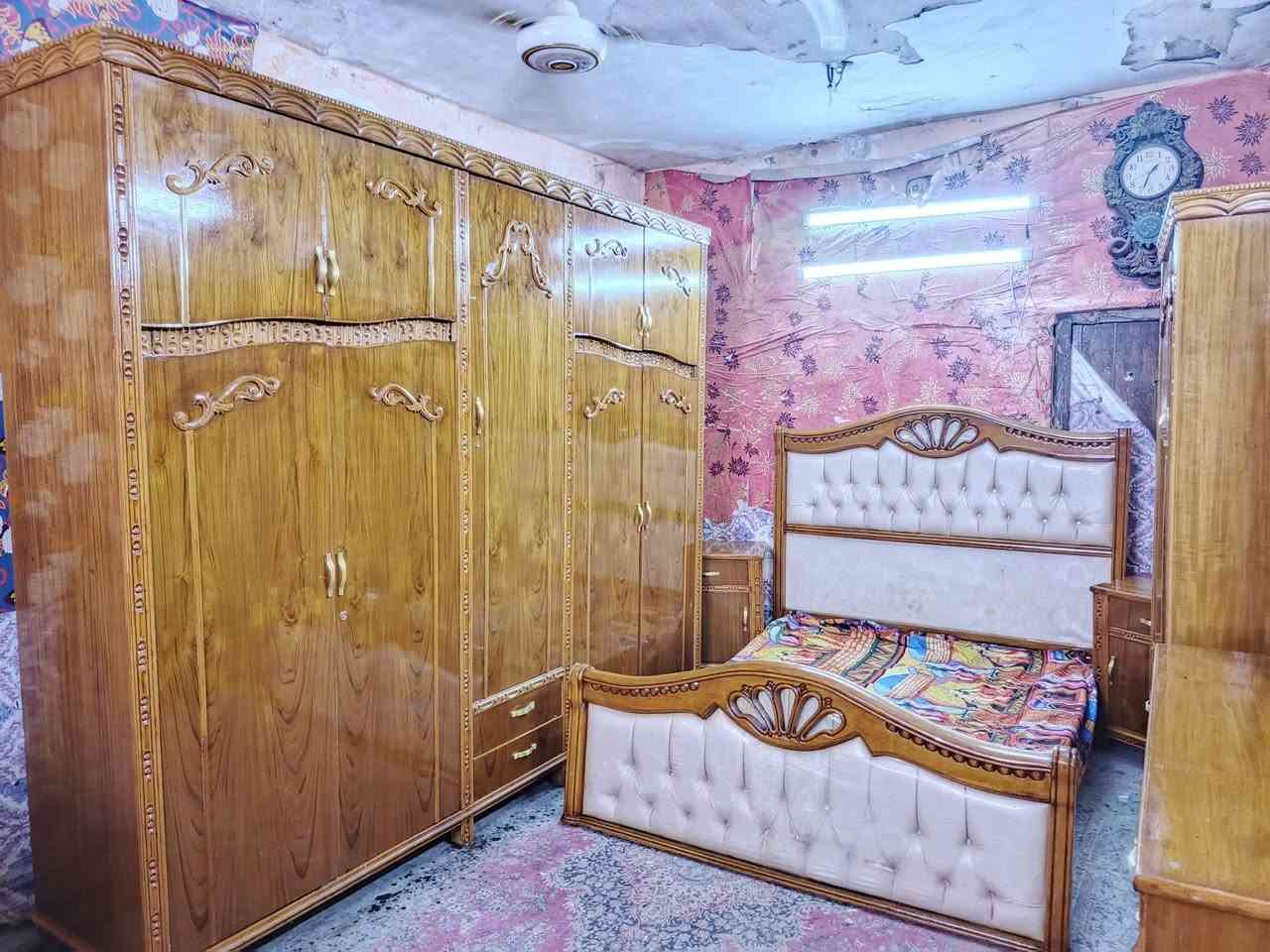 غرفه اخشاب خمس ابواب ملحق للبيع ***********السعر 750صاج داخل وخارج الضهر جرجوبه الزاويه كنتوريه موديل حديث موديل زان العنوان بغداد وكو توصيل متواجد وتساب
