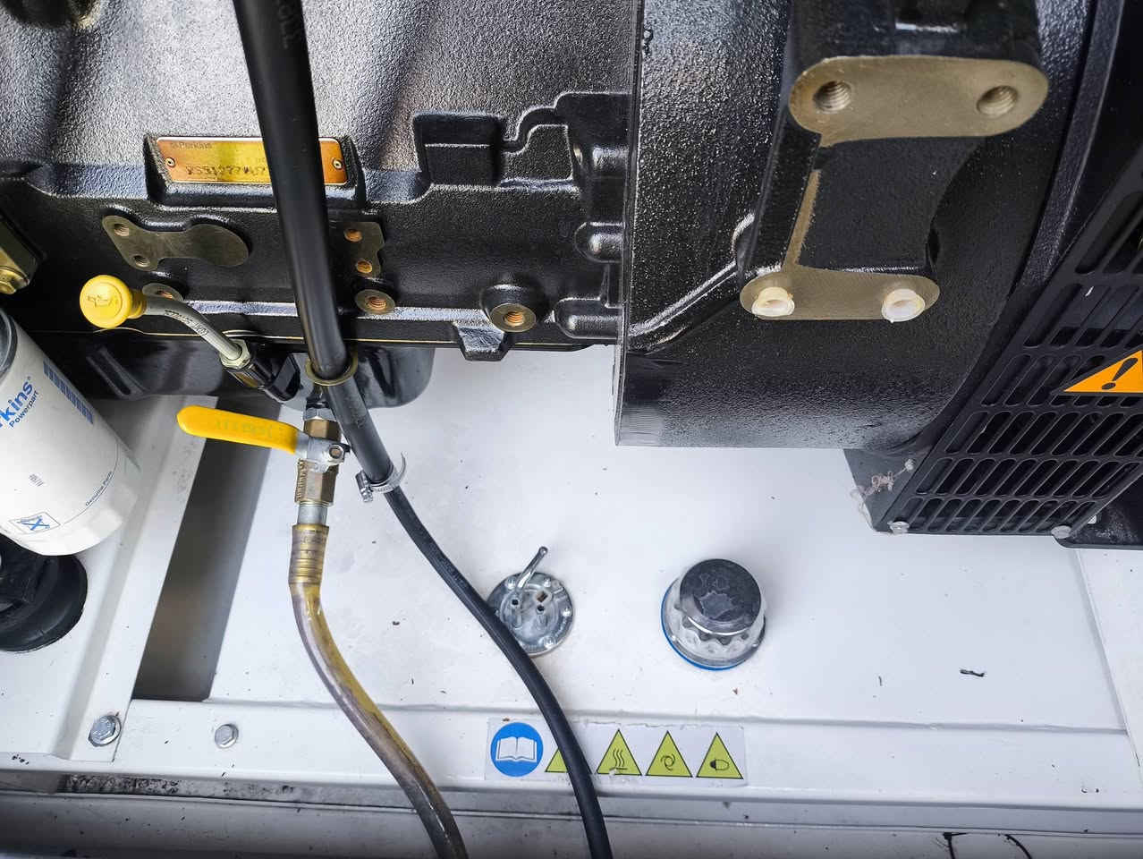 بيركنز انكليزي 4 سلندر توليد ستامفورد 85KVA بلادي ساعات العمل وضع الشركة شرط الشغل وشرط الفحص العنوان اربيل للأستفسار الإتصال *********** يوجد توصيل لكافة المحافظات وبضمان 🚛
