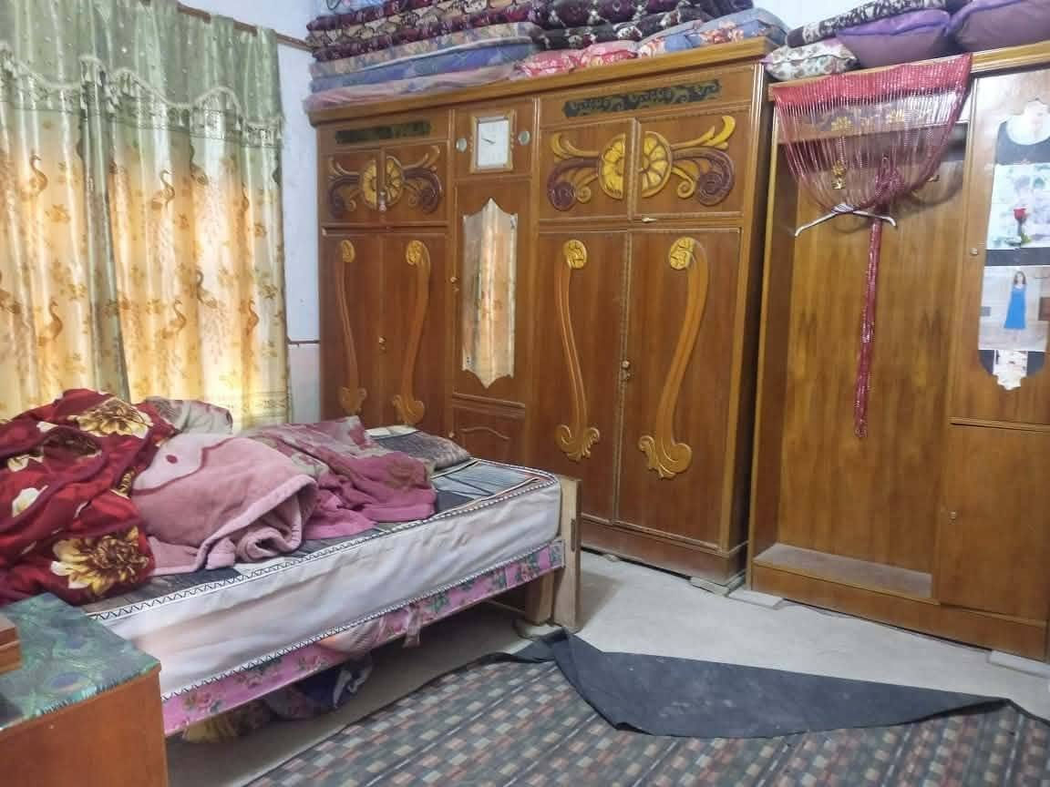 عندنا غرف ام الخمسه مستعمله سعر 450 وعدنا توصيل وشد وعدني غرف ب 350 انسب الاسعار العنوان الحيدريه خان النص الاستفسار راسلوني على الرقم***********
