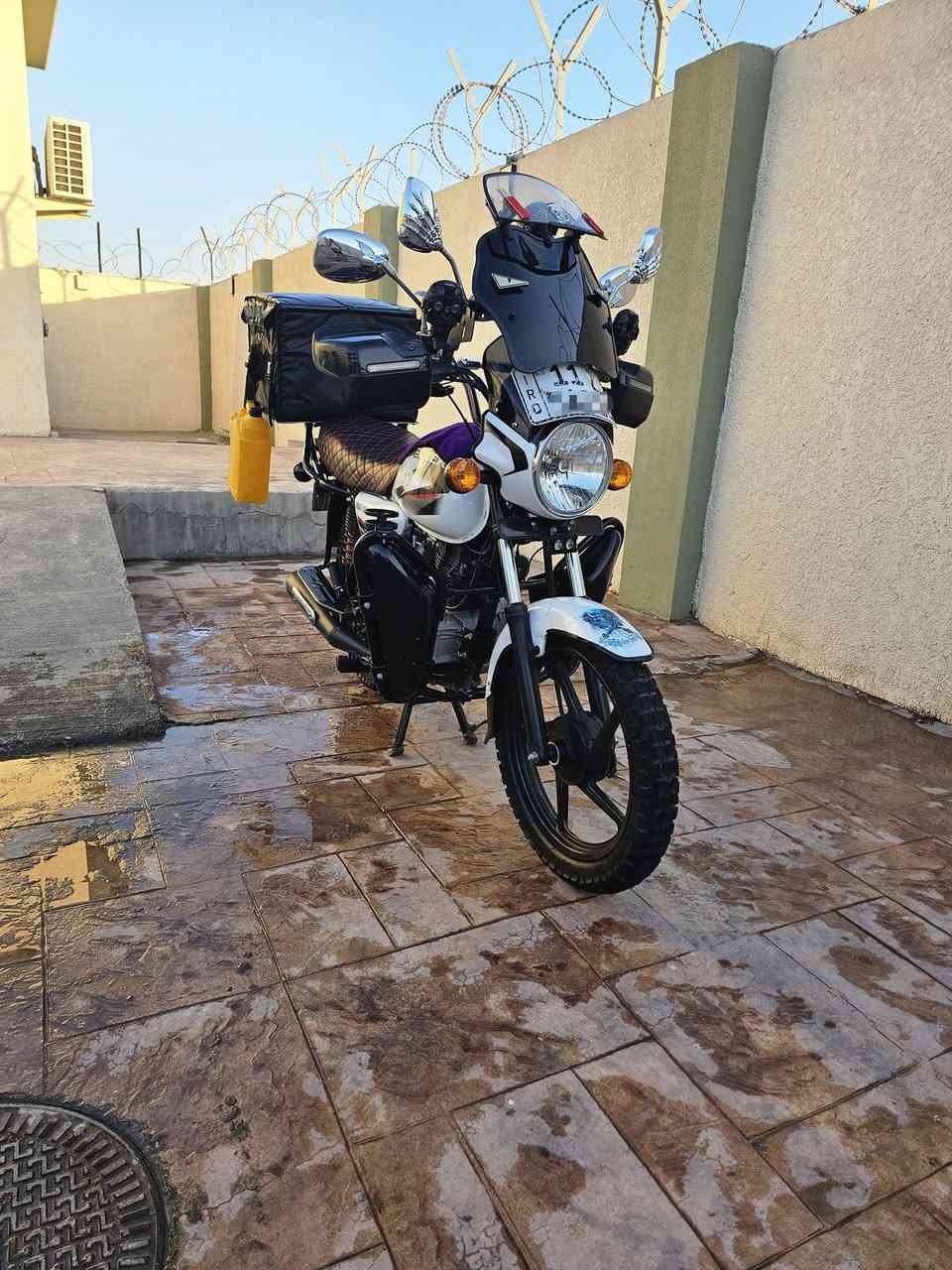 سلام عليكم
بوكسر للبيع
مديل 2023
نازله ب2024
فرغي مامفوتح بيه 
وضع الشركه شاهد الله على كلامي
محرك مكفول 
كشر مكفول
دراجه مجنبزه من كل النواحي 
اشاير 
نشره 
كلبوات 4
العنوان بغداد الشعله 
رقم الهاتف ***********
واتساب ***********
