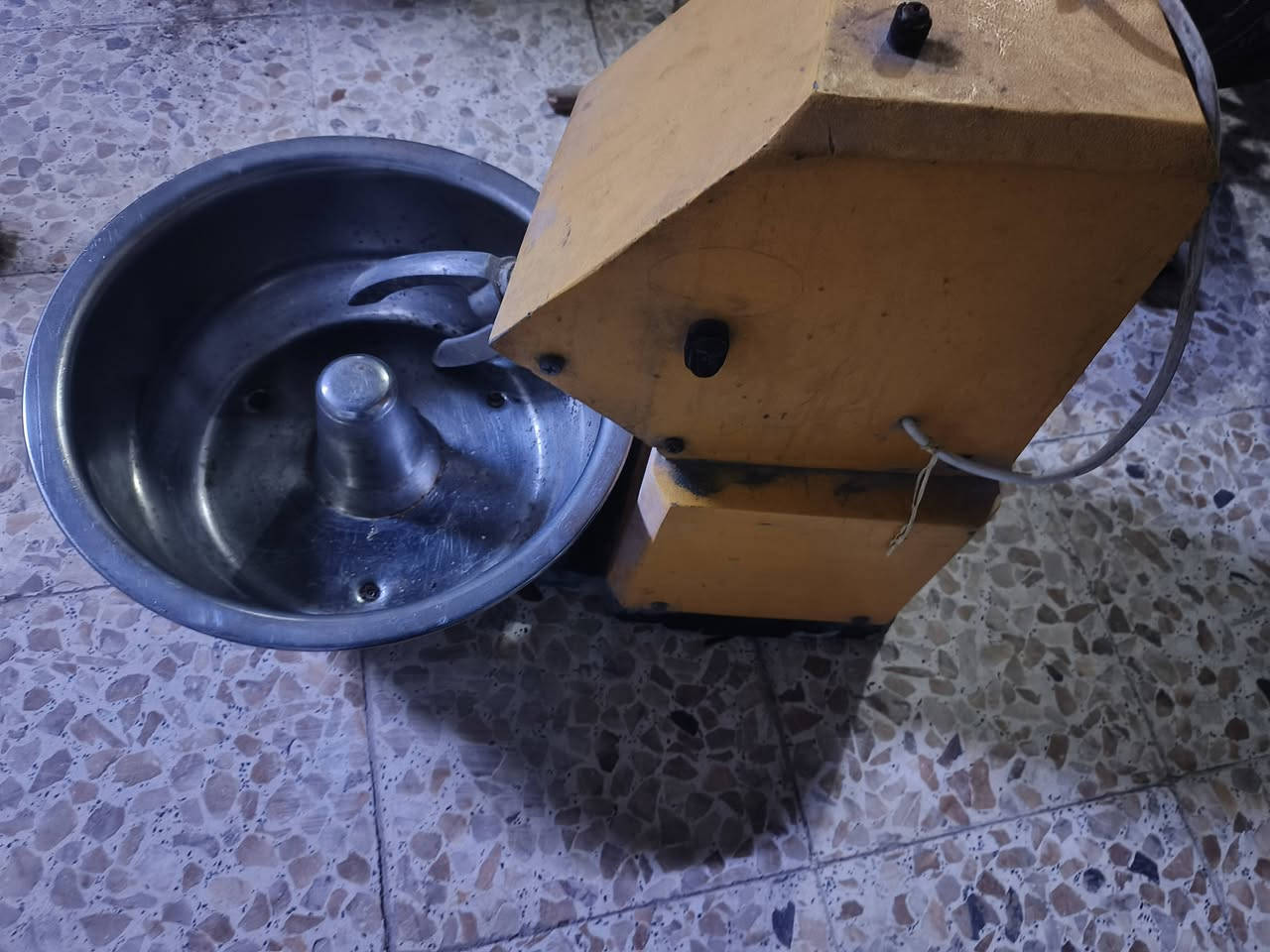 عجانه 5كيلو
مستخدمه
شغاله 
السعر 125

***********
