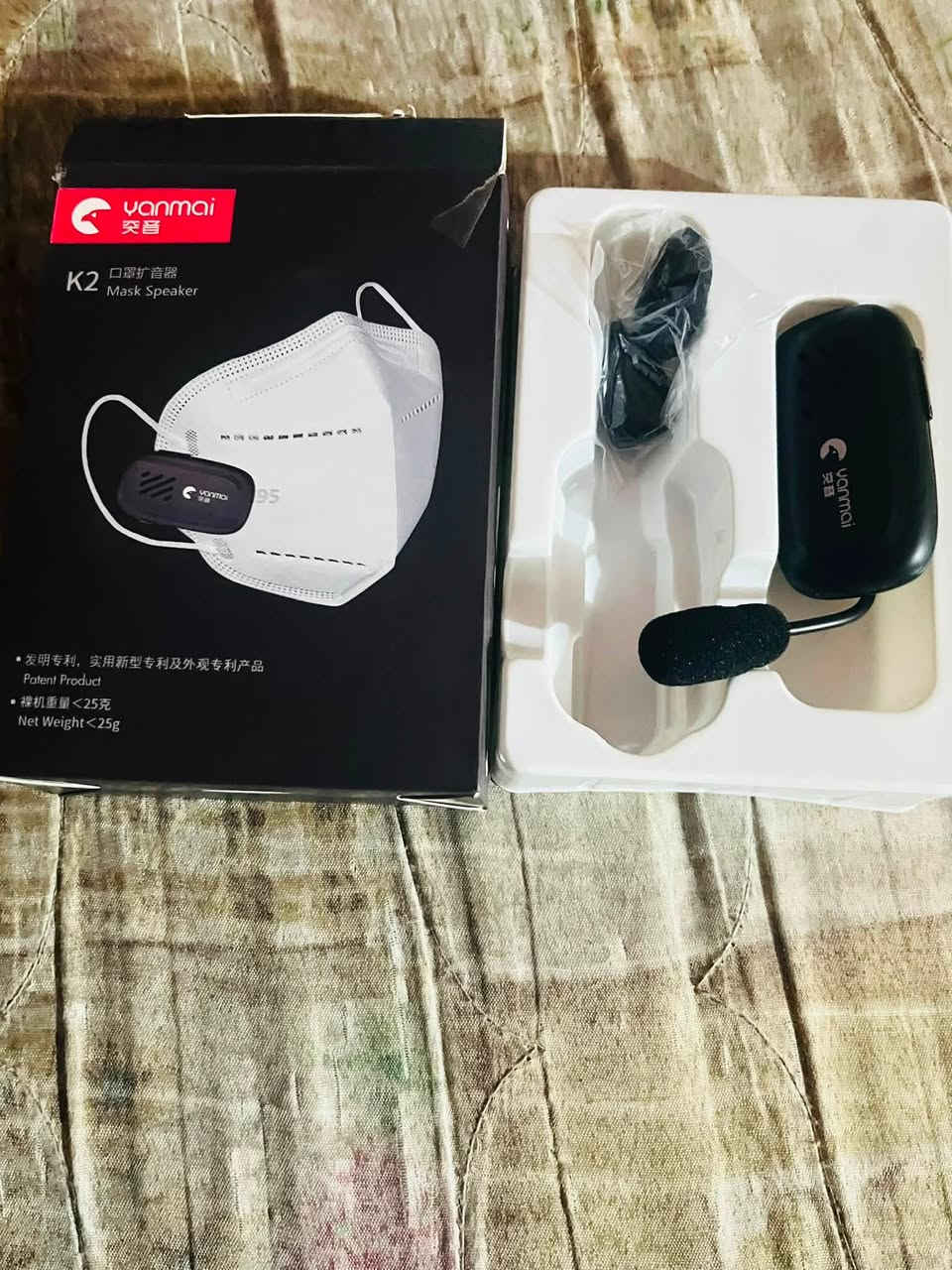 كأمره تصوير معه جميع الملحقات استاندات تصوير بلون اسود أليكسا مدعومه بل ذكاء الاصطناعي والاضائه الارجيبي وتحتوي على بلوتوث مايك شحن عالي الصوت للستفسار ***********
