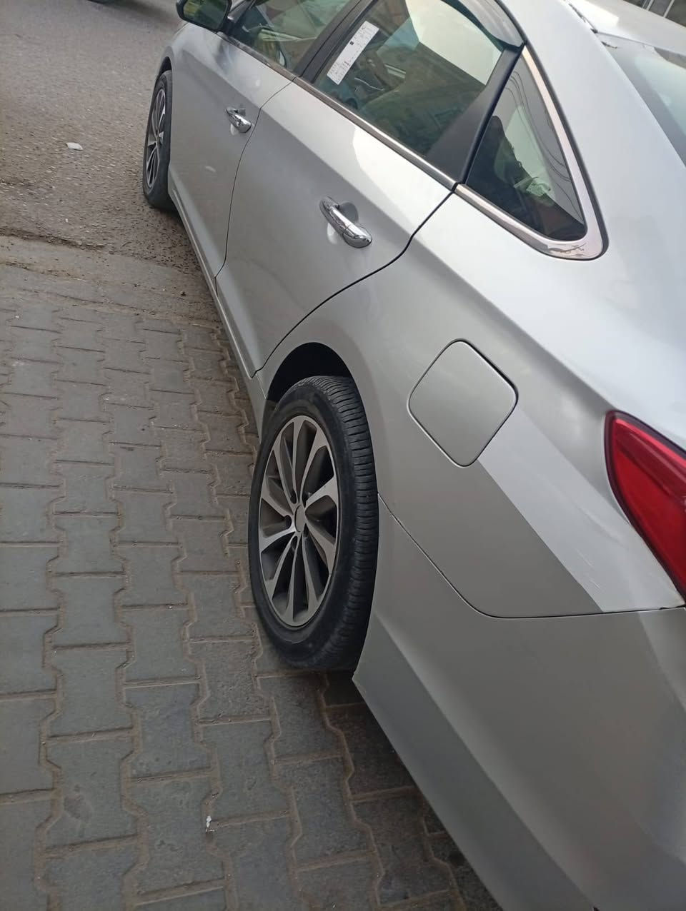 سلام عليكم سوناتا موديل 2016 وارد امريكي حادثه خشم لجاملغ بدون اي تبديل وصبغ وضربه فقط لباقي مكفول مكينه هستوه مشدوده شرط كير ومكينه جدد حداديه جديده تخم تاير جديد تبريد ثلج  رقم ذي قار حره مشروع وطني سنويه لل 27 سياره مال جناي سعر 107 وبيه مجال مكان البصره لاستفسار ***********
