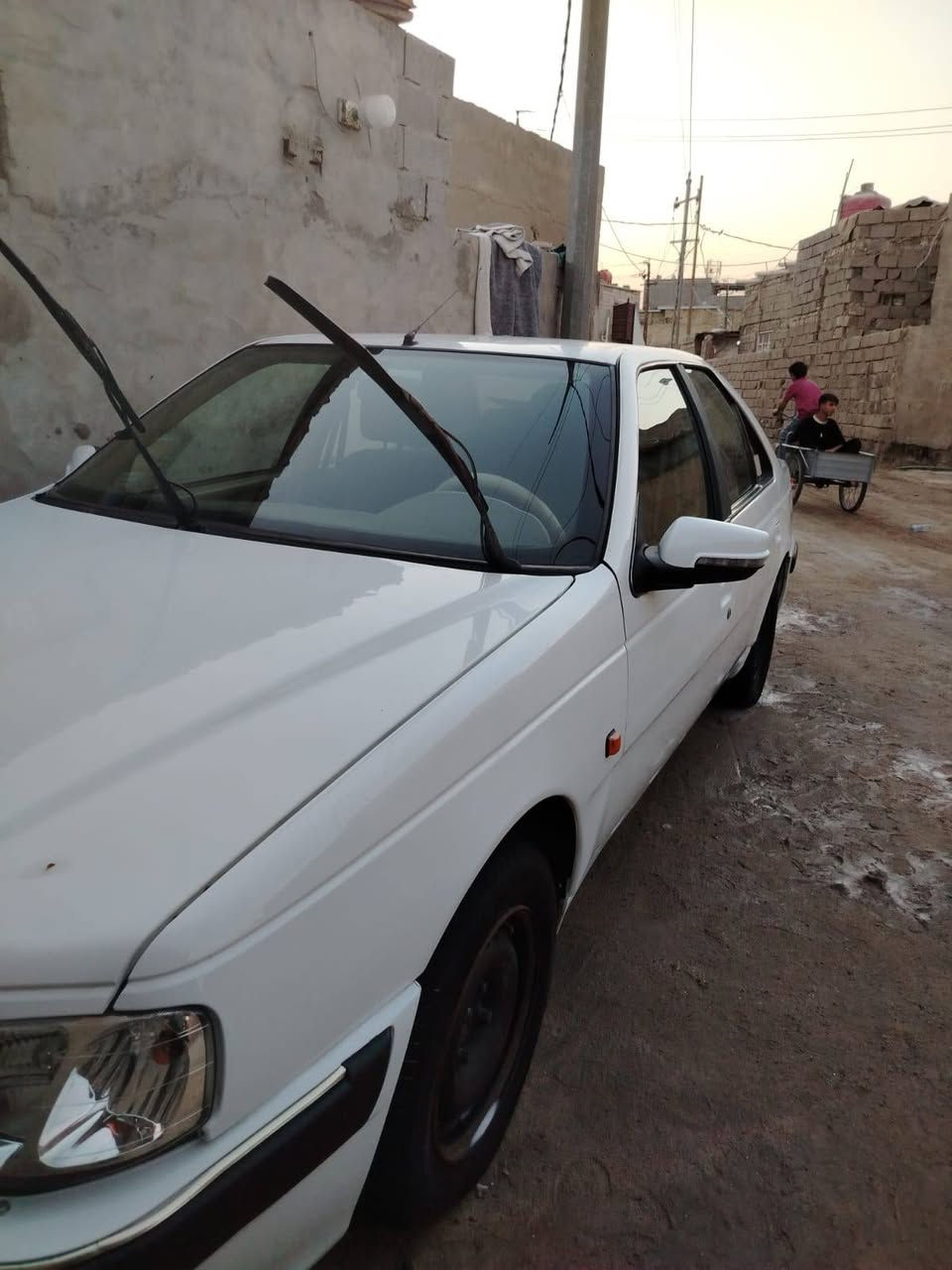 بيجو بارس للبيع (حرة)
الموديل: 2017 بصره جمعيات السكان شارع الميثاق 
​الوضع القانوني: سيارة حرة، كتاب براء الذمة مسلم بيد دائرة مرورالي بلكزيزة.
​إجراءات التحويل: المشتري يراجع بهية في المرور أو تتحول باسمه مباشرةً.
​الحالة الميكانيكية: محرك، قير، تبريد، وكهربائيات كلها شغالة وبحالة جيدة السعر 40ورقة 
للتواصل (***********)
او كلشي واضح بل تصوير
