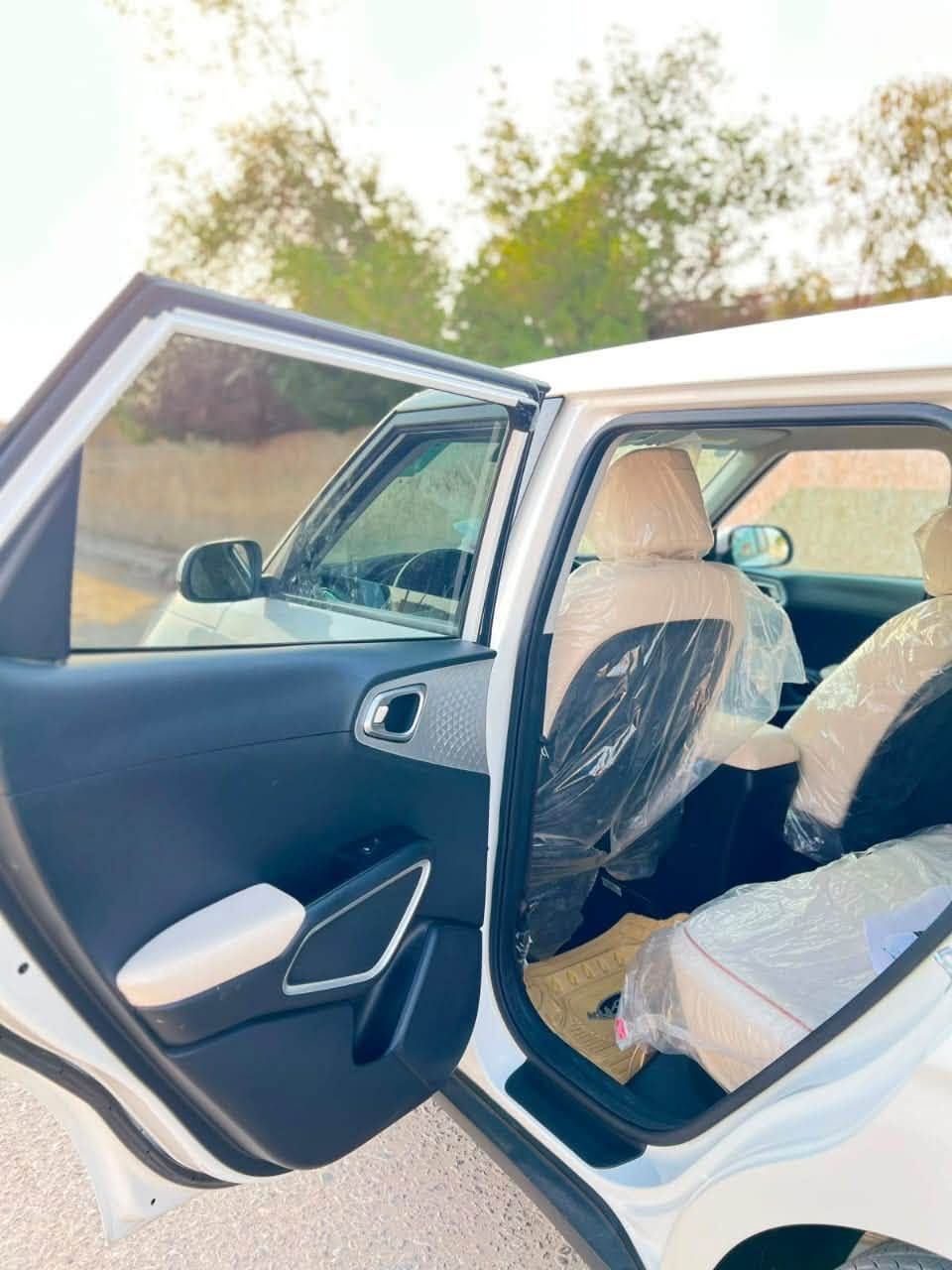 السلام عليكم سياره * (Kia Soul) * موديل2024 وارد امريكي  حادثها السياره فقط جنطه  راجعه على البارد مكفوله السياره حداديه كير محرك ""
للاستفسار 
***********
