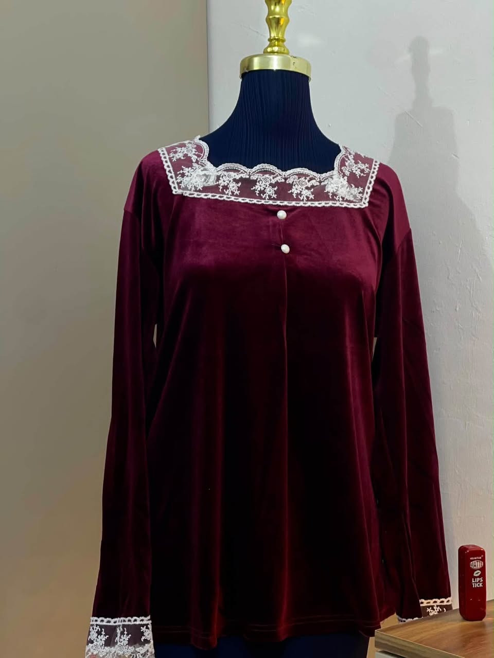 تراكات نسائيه • ألوان مختلفة • توصيل محافظات