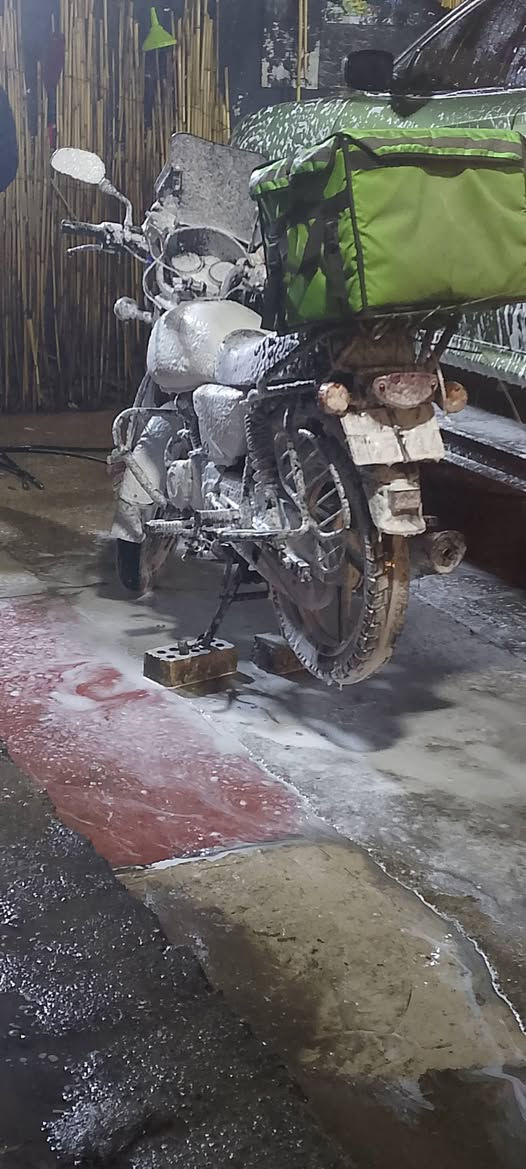 سلام عليكم من. رخصة الادمن دراجه بوكسر كلاسك للبيع دراجه نضيفه فول موديل 23 مكينه بلاديه ممفتوحه ومكينه خرسه  وناعمه دراجه بعدها على البلاد  ماشيه 35الف دراجه جديده الله شاهد تجي وتشوف بعينك عارضها ب2مليون ونص. عليها غرامات 300الف  تنزل من سعرها. وتنطيني 2و 200 قفل عنواني بغداد الرشاد فلكت حي النصر رقمي موجود واتساب واتصال***********
