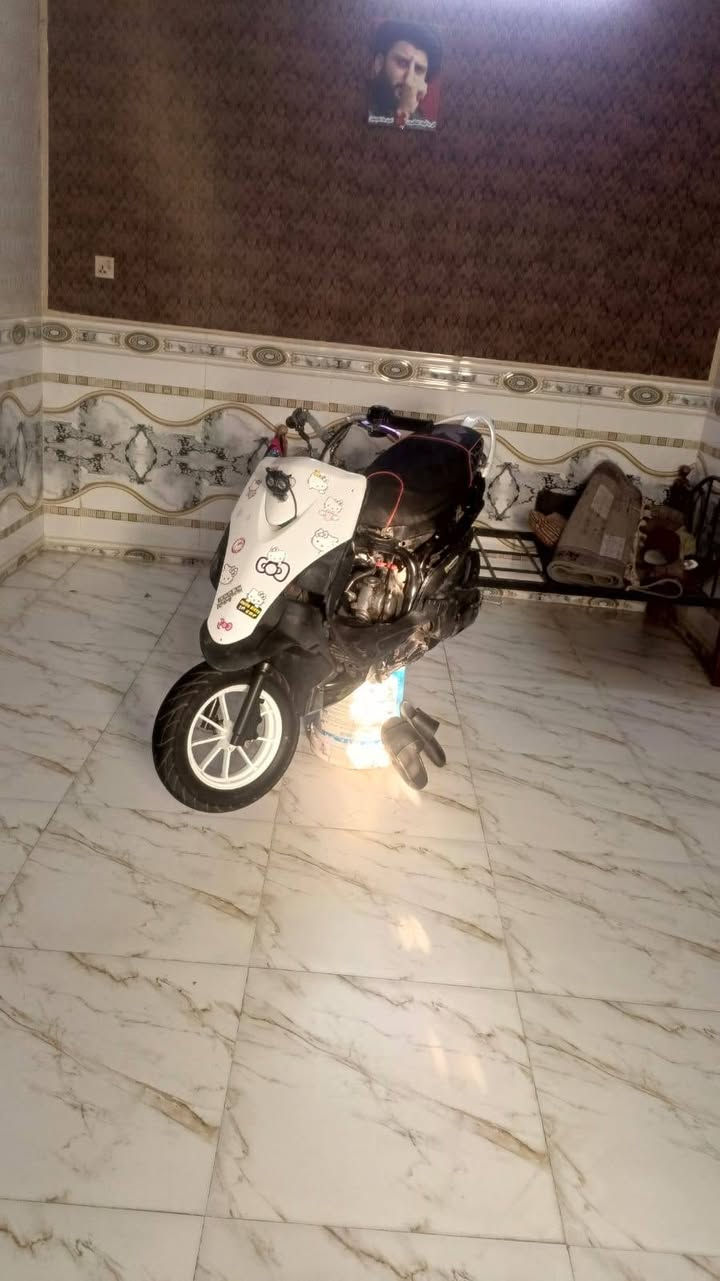 ماكس عدله للبيع دراجه حلوه ونض30تواصل***********خاص مفتوه حيفه كفراته وياها السعر325وبيها مجال المكان ناصريه مركز شارع
