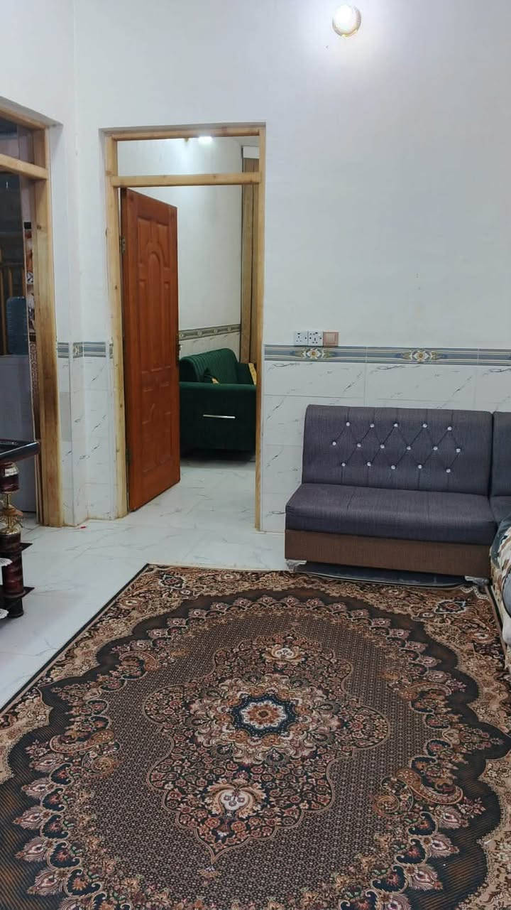 مشتمل للبيع
بالاجبيرية الثالثة قرب المدارس الحمر
مساحة125م شارع 10 
طابق واحد غرفة واحدة
للاستفسار:
***********
