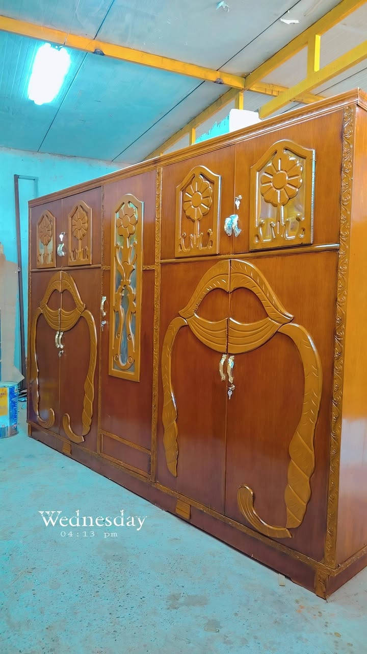 السلام عليكم كناتير كلش نضيفه وصاج داخل وخارج ابو4و5و6 السعار مناسبه وتوصيل موجود داخل بغداد ***********
