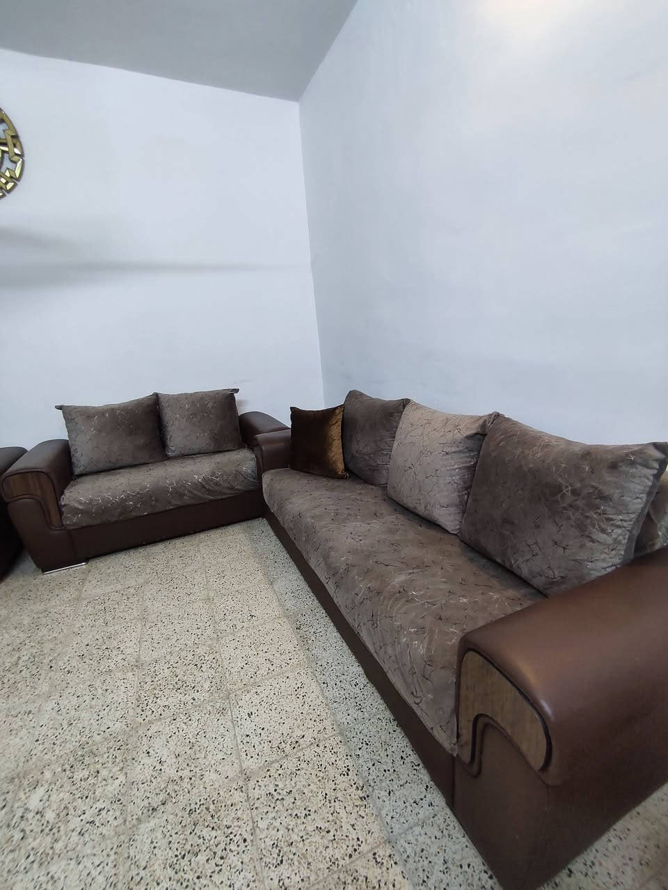 السلام عليكم طخم جلد ناعس مع 11 كوشه
السعر 150
*********** واتساب 📞☎️
