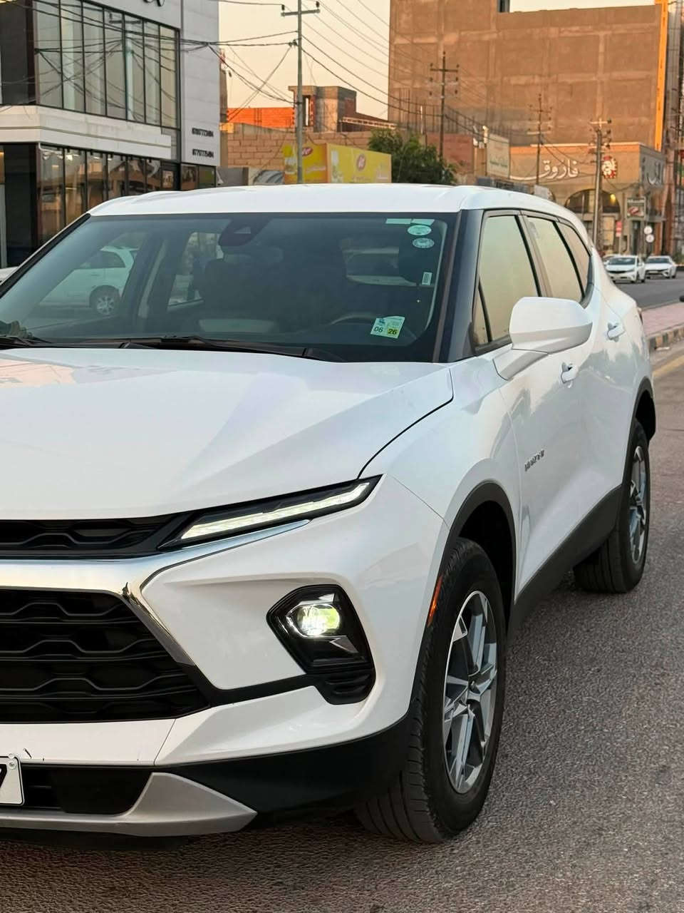السلام عليكم 
✅ شيفروليه بلايزر
✅ موديل 2025   2LT 
✅ المحرك:2.0 لتر، 4 سلندر Turbo
✅بصمه تشغيل 
✅ بصمه خمس أبواب
✅ تشغيل عن بعد 
✅ شاشة وسطية10.2 بوصه
✅ رادار اجتياز أجسام غريبة
✅ رادار نتبيه التصادم
✅ تحديد مسار
✅ تبريد خلفي
✅ تدفئة مقاعد 
✅ مثبت سرعة 
✅ السياره بدون ضرر ايرباك 
✅ ناقل السرعه أوتوماتيك 9 سرعات
وبعد مواصفات كثيره بيها
......................
الحادث طرف الجامىغ الخلفي وربع قبق الصندوق علمآ صور الحادث مرفقه مع صور مابعد التصليح.
للاستفسار التواصل ***********
