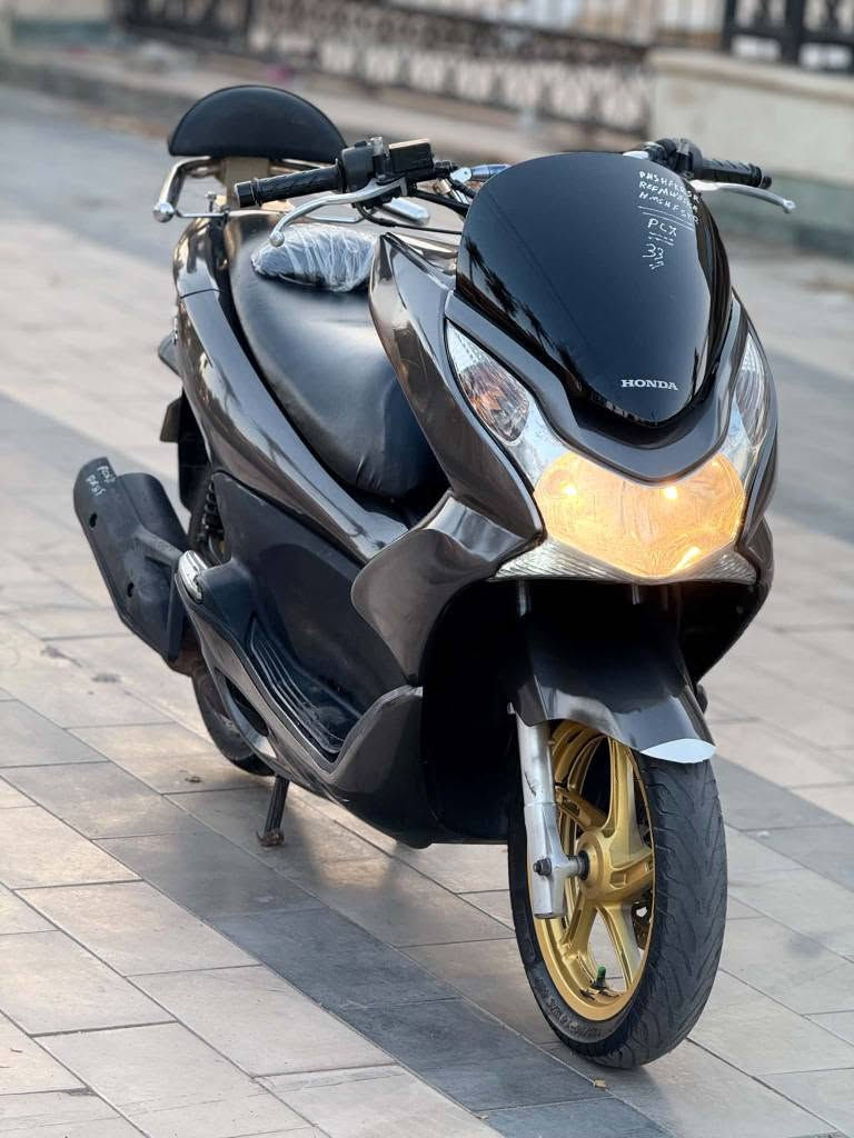 السلام عليكم وكاله وكاله ماشيه   للبيع دراجه pcx ياباني  اصلي دراجة مال رمبه ماخذها رمبه الدراجه على ايدي 
الاصلي دراجه جديده مال جناي بشرط تاخذهه من باب البيت ماشيه ١٨ الف حقيقي 
الاصلي دراجه كامله أستان كهربائي حساس ازدحام ٢ دراجه جديده الدراجه مكينه لوك برغي ممفتوح بيهه شلعا معدل خير من اللّٰه دراجه تكول جديده بمعنئ الكلمه واحلا من الصور دراجة مكينه مكفوله اي نقص مابيه
السعر مليون و٣٥٠   
اي استفسار*********** بغداد بغداد, العراق
