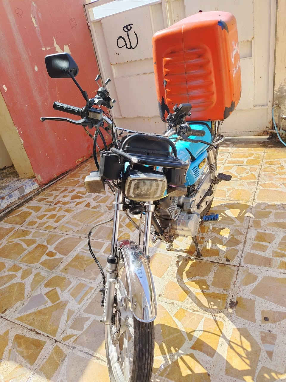 سلام عليكم ورحمة الله دراجه للبيع موديل 20 محرك شرطه نظافه فول سعره 450 وبيها مجال للشراي تواصل وياي عن هذا الرقم ***********
