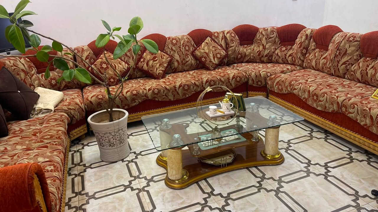 التخم للبيع سعر ٢٠٠ الف 
التواصل ***********
