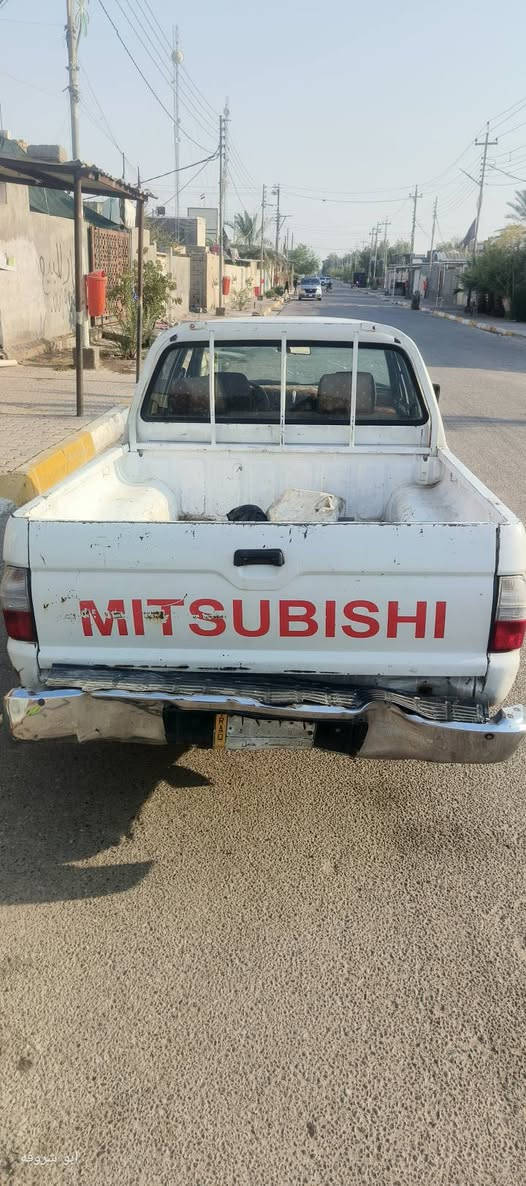 سلام عليكم مستوبيشي ٢٠٠٢ بصره مشروع وطني مكينه ونجي ٦ سنويه منتهيه ٢٠١٩ تحويل ثاني يوم  كير مكينه شاصي كفاله البدي نضيف وشوف العين خط فلاونزه جماليه التبريد نقص غاز . السعر٤٨ وبيها مجال *********** .علي .راعي السياره
مكلف بلنشر  البصره القرنه
