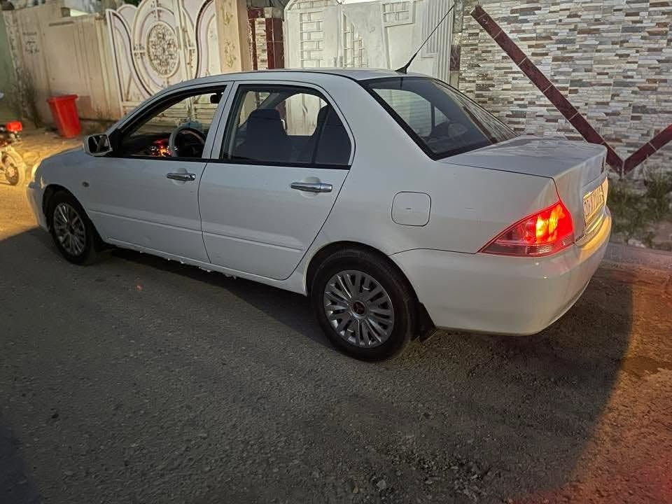 لانسر 2011
مكينة 1600
تخم تايرات جديدة 
تبريد شغال دوشمة جديدة
رقم ديالى الانكليزي تحويل ثاني يوم 
78 وبيها مجال 
للاستفسار ***********
