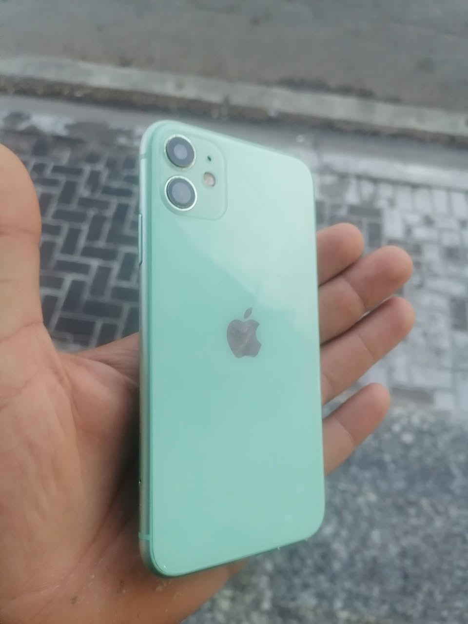 ايفون ١١ • شاشه مبدله • فيس متوقف