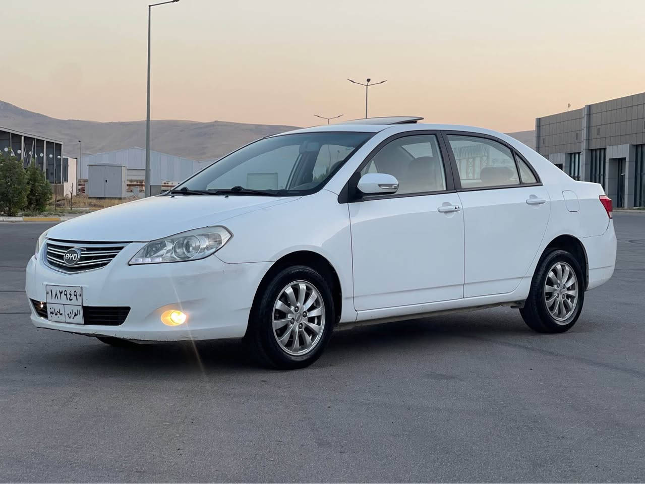 جۆری ئۆتۆمبێل: [byd]
• مۆدێل: [٢٠١٤]
• مواسەفات:[فول مواسەفات]
• ڕۆشتن:[١٢٠ هەزار کم]
• مەکینە و گێڕ: [بەشەرت نەکراوەتەوە]
• بۆیاخ: [بێ بۆیاخە زۆر جوانە هەیکەلی]
• سەنەوی:[بەسەرچووە]
ژمارەی مۆبایل: [***********] السليمانية, العراق
