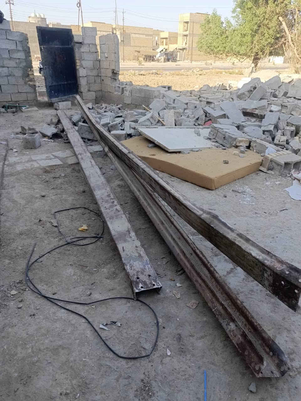 سندويج للبيع نوعيه مضبوطه ومامضروب براغي نظيف مكان الحسينيه يم سوك الجبير
ابيع شلعه وحده
أم 8مترات عدد8
أم 5مترات عدد3
ام المترتين ونص عدد 2
السعر المتر 10قفل
وحدايد مال سقف عدد ٣الطوال7مترات

***********واتساب

