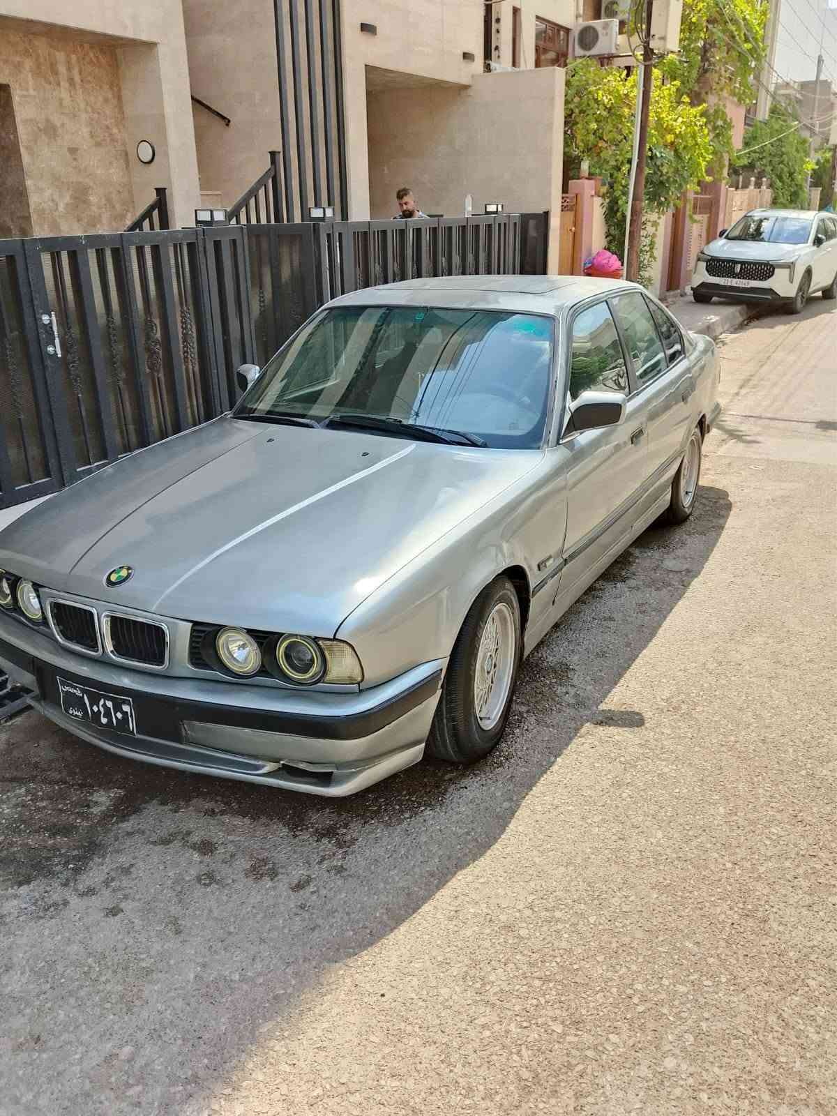 سڵاوی خواتان ل ێبێت 30گەڵاو مەعامەلە 525و ٸتۆماتێک ٸاڕم ڀلاستیک سڵێمانی ***********
سڵاوی خواتان لێبێت هاوڕێیان و ٸەزیزانم bmw 525 ٸتۆماتێک ٸاڕمی ڀلاستیک سڵێمانی گێڕ و مەکینەی تەقەو ڕەقەو کارەبای لایت و فڵچەو زینۆن و دارو بەردی بەشەرت چوار تایەو ویلی لۆکی لەسەرە موشەبەکە ویلەکەی لۆکی لەسەرە ماشڵڵەی خواری ٸەوێت بەوشەرتە ٸەدەمی بانزینبەقەدەر یەک 520بخوات و قۆوەتی 544کی هەبێت شوینم ڕاڀەڕین 
ژم ***********
