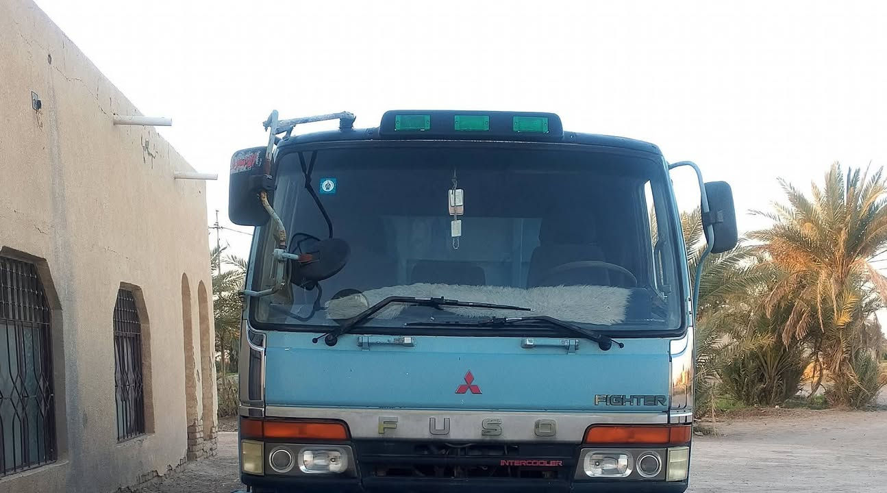 السلام عليكم فوزه قلاب  سته سلندر  للبيع رقم نجف دولي مداور ثاني يوم مديل93سياره جاهزه من كل انواحي محرك كير اكسن تايراج جدد السياره ماناقصه برقي المكان السماوه قضاء الخضر  التصال ولستفسار عل رقم *********** السعر 160
