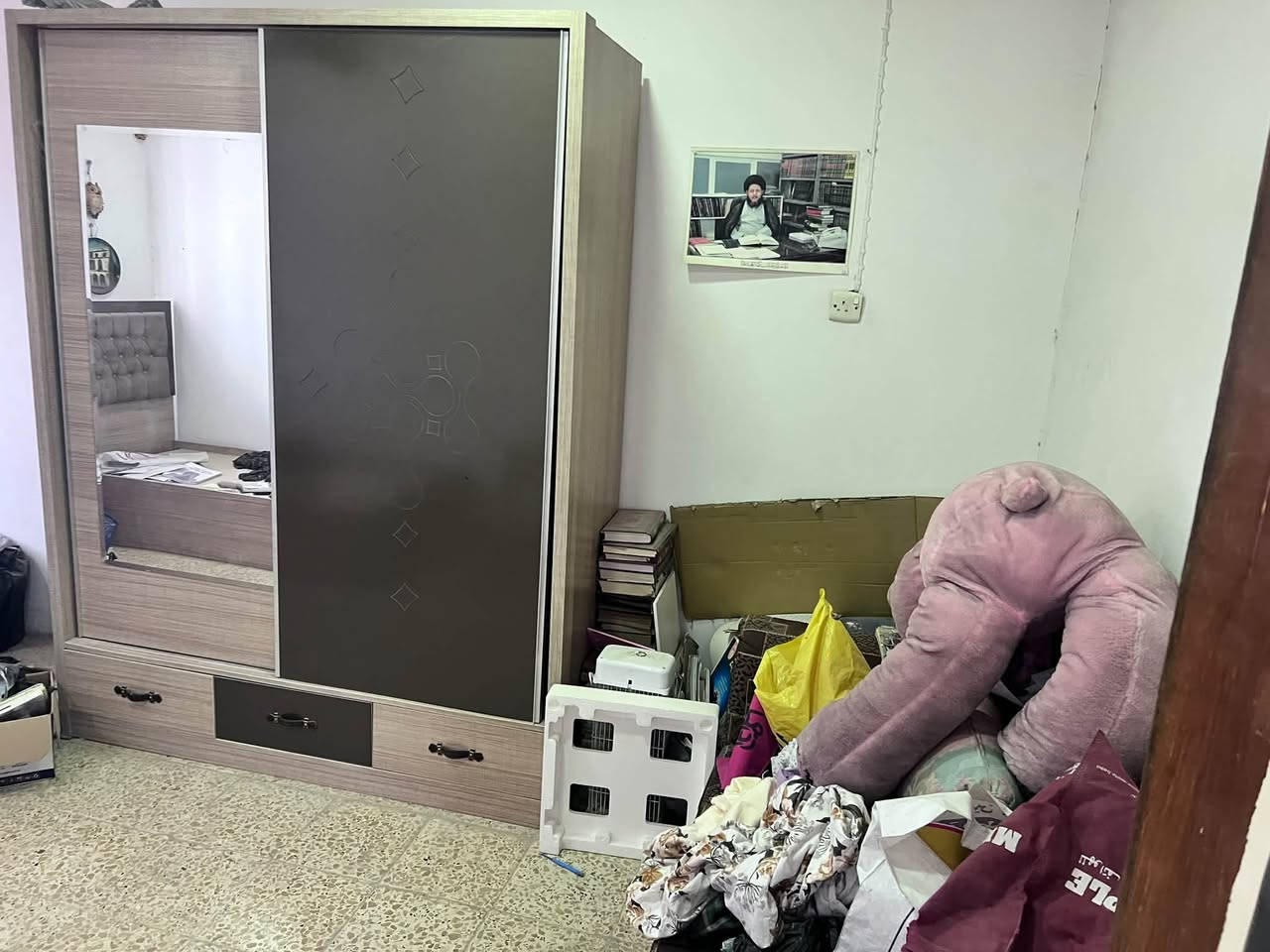بيت للإيجار • ١٦٠م • حله طياره