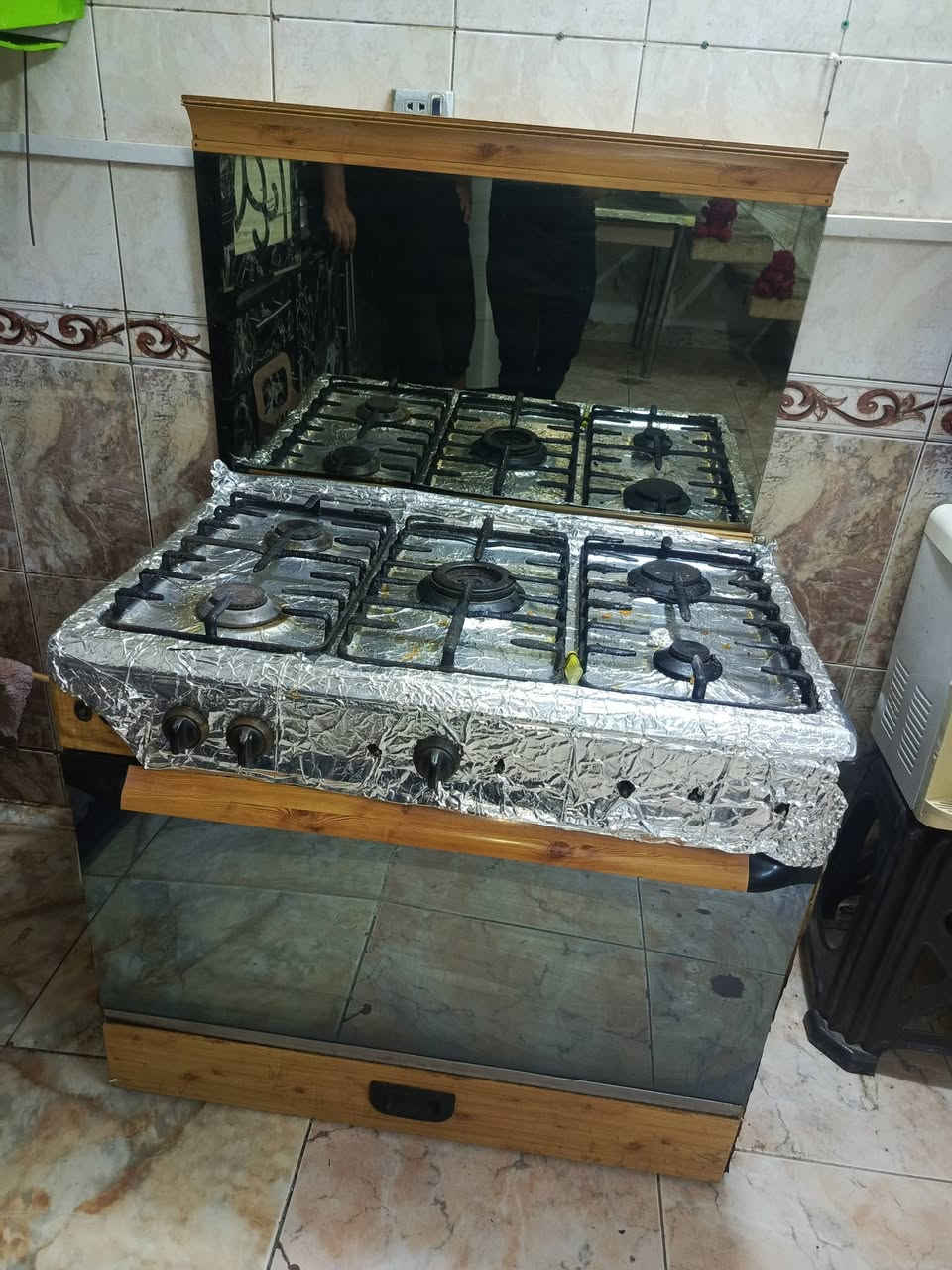 السلام عليكم اغراض مستعمله باسعار مناسبه المكان الشعب سوق شلال رقم الهاتف ***********
