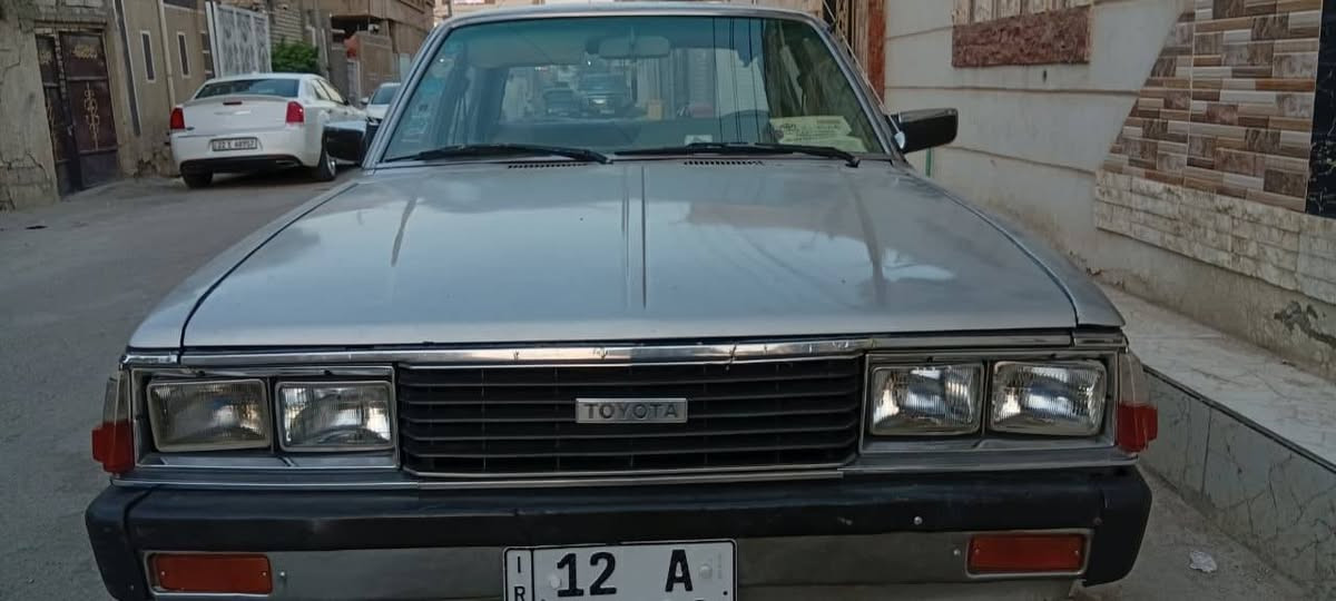كرونا مديل ٨١  لون رصاصي محرك ١٨٠٠ والكير مكفولات نضيفه وجاهزة سعر ٣٥ وبيه مجال لطيبين المكان كربلاء ***********
