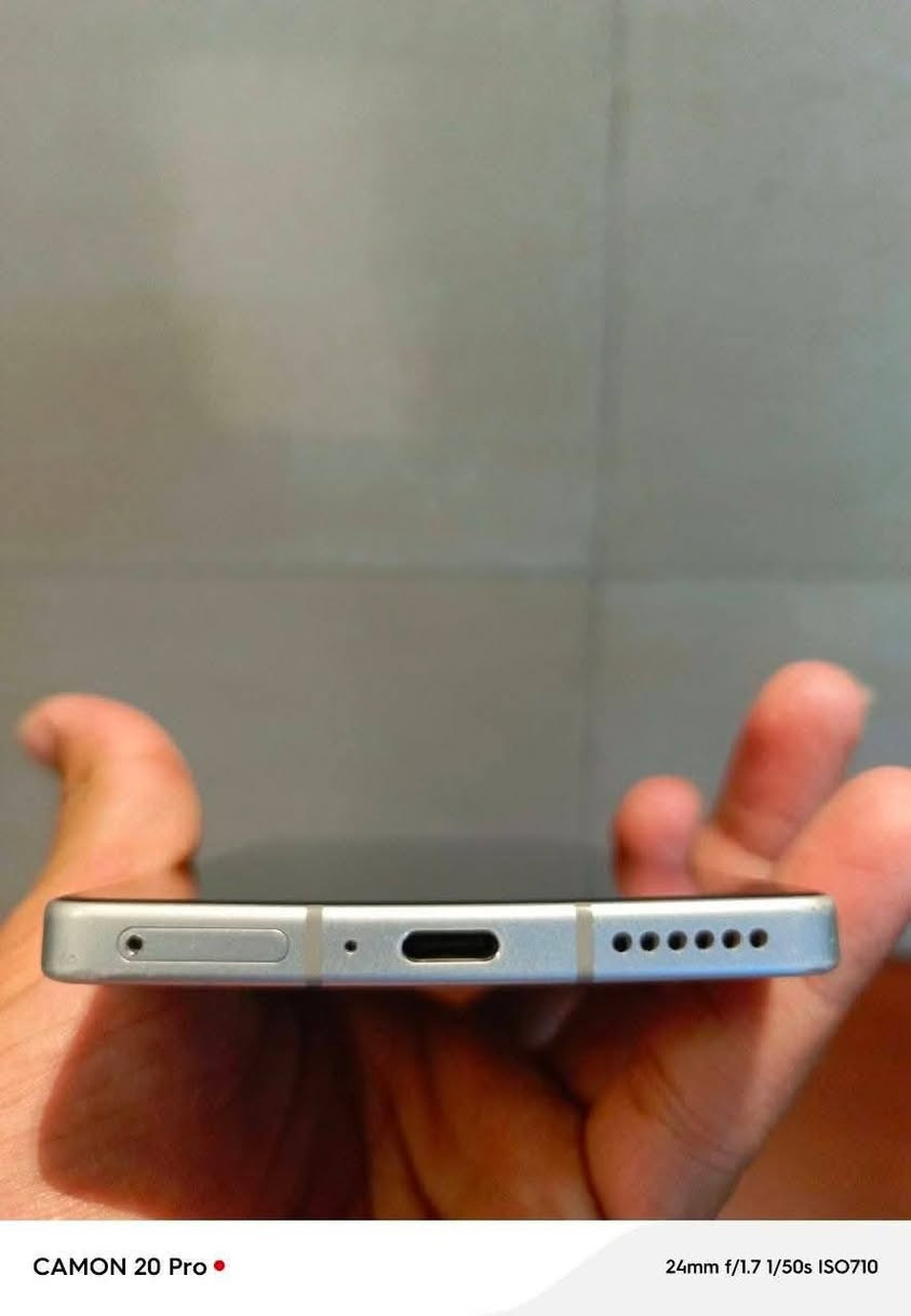 السلام عليكم 
جهاز Infinix NOTE 50 Pro 
ذاكرة ٢٥٦ 
بطارية ٥٦٠٠
الجهاز جديد استخدام قليل جدا
الناصرية مركز *********** ناصرية, ذي قار
