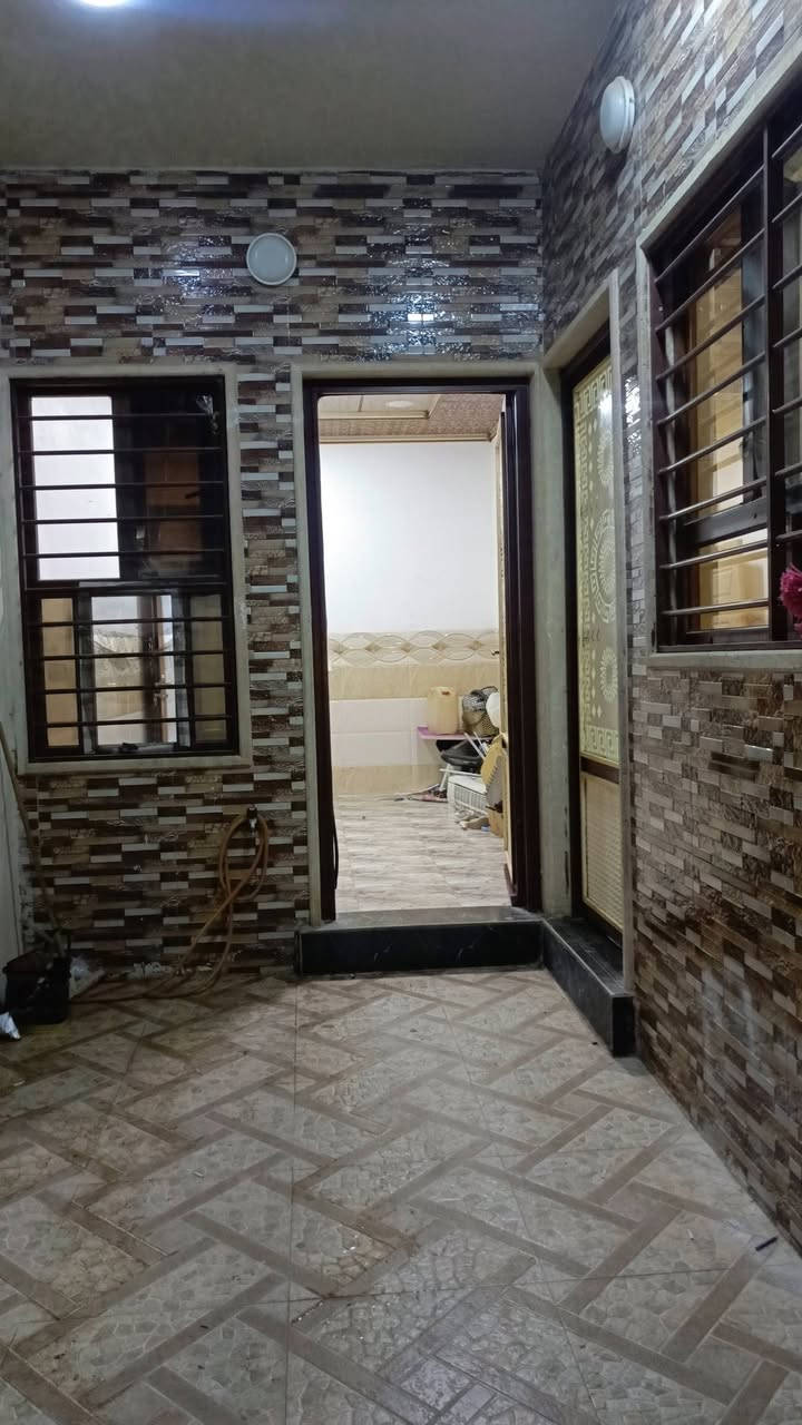 دار للايجار حي الميثاق بالقرب من
مدرسة مكه مساحة الدار 100متر طابق ونص 
غرفتين نوم هول2 حمام 2مطبخ استقبال 
للاستفسار الاتصال على الرقم 
***********
