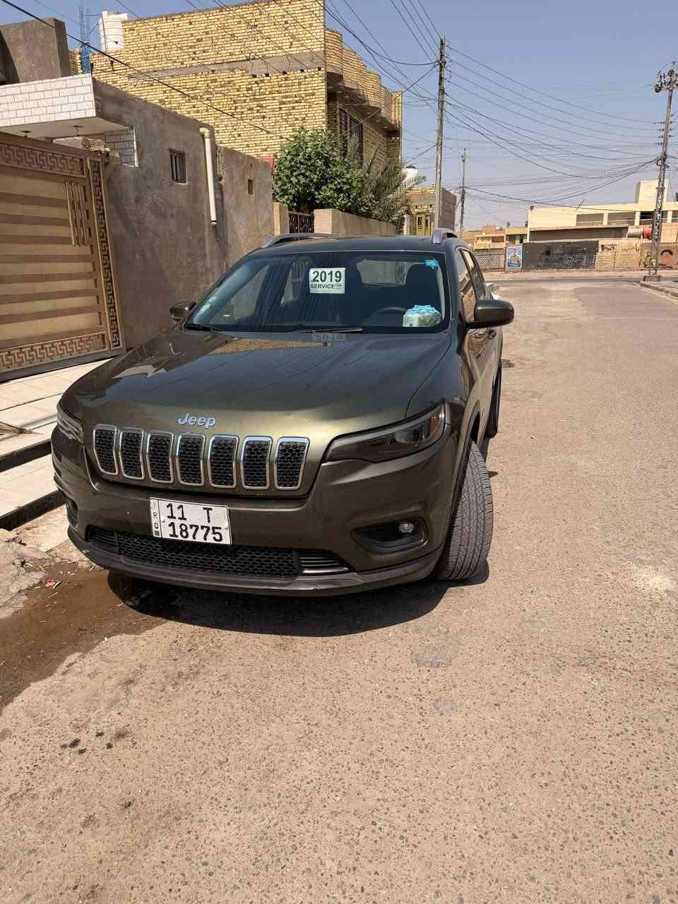 سلام عليكم جيب شيروكي للبيع  مديل 2019 فول للخير ما عده الفتحه جاهزه من كلشي حداديه جديده كلش تخم تاير منضومه تبريد جديده حادثه بصيط (مكاني العماره مركز المدينه)
***********

نص مكتوب في الصور:
- BidHistory.org