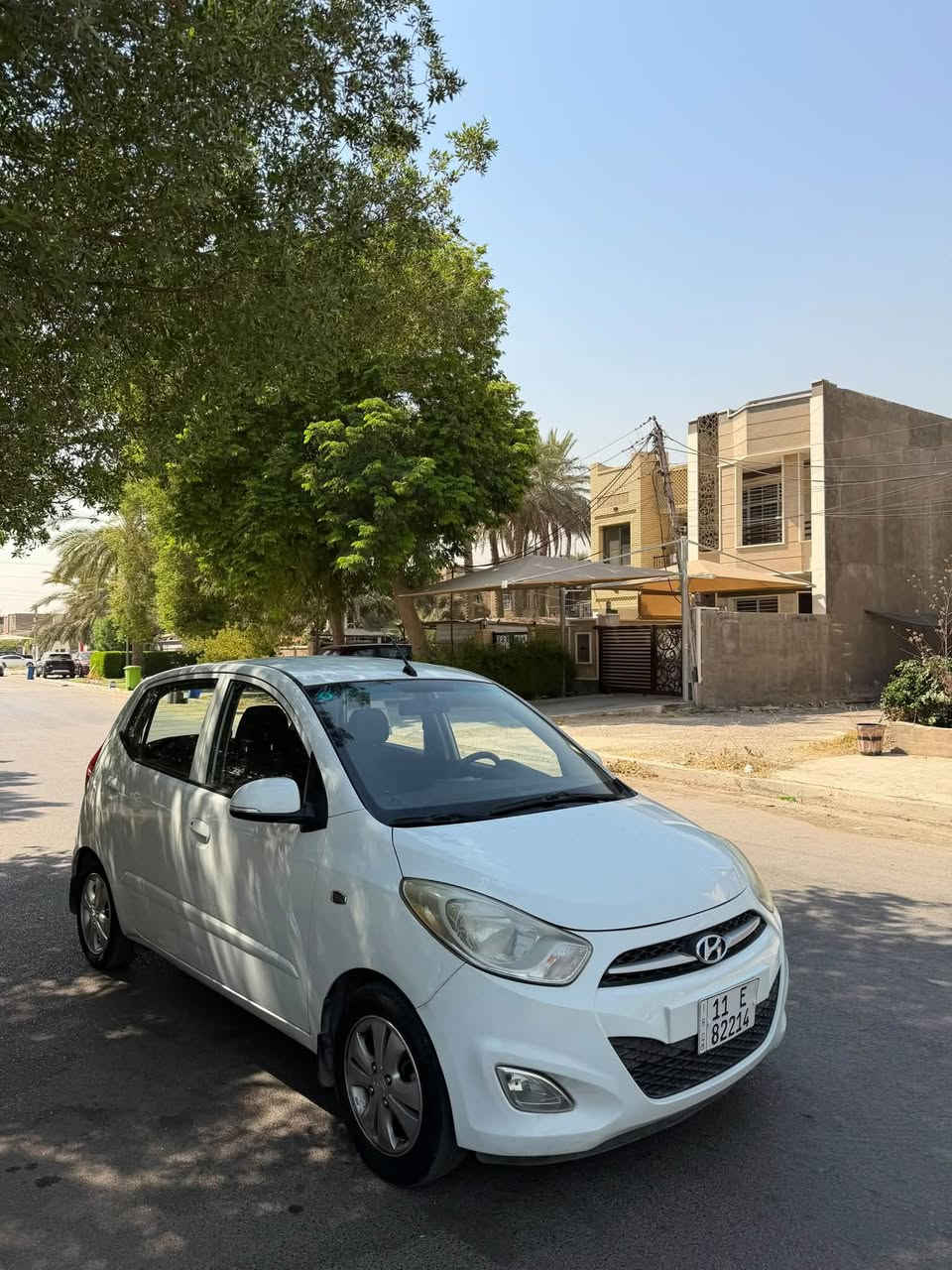 السلام عليكم. للبيع هونداي i10   2012
خليجيه كفاله عامه من صبغ محرك 1200. تبريد ثلج. تخم تاير سياره جاهزه ومال بيت جانيه. السعر 73 وبيه مجال.    مكاني بغداد السيديه. ***********
