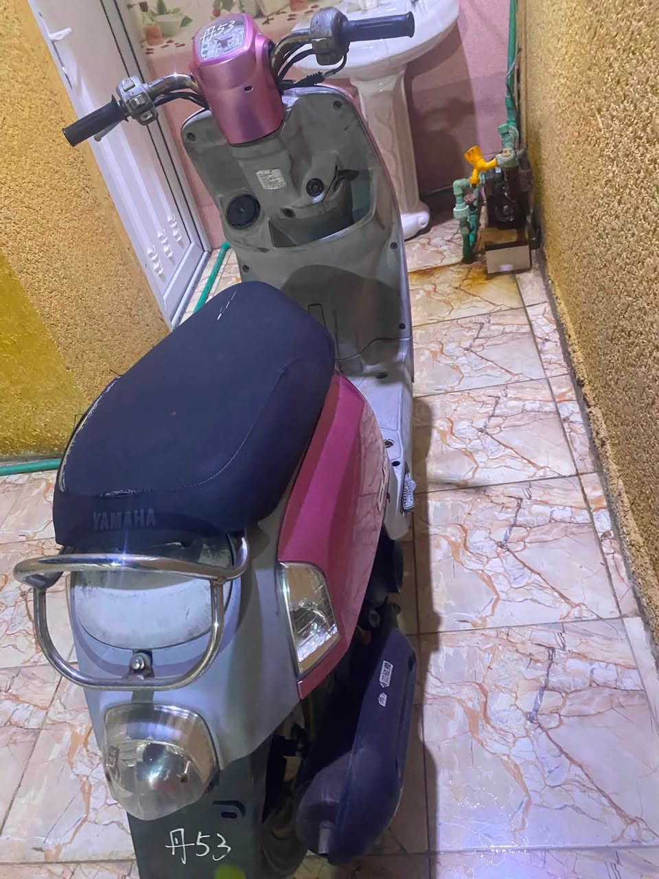بوليسي مكفوله من الطول لطول نصبه سرعه نضافه مكينه تشلع الكالع يعني تاخذ ددراجه رمبمه صارله ١٣ يوم من طالع ولون وردي الى تريد بيها بص اصبغ الوياله جيسس راديها ١١٠٠ وبيها مجال شي قليل جيب وياك مصلح بعد شتريد وهاذ الرقم ***********
