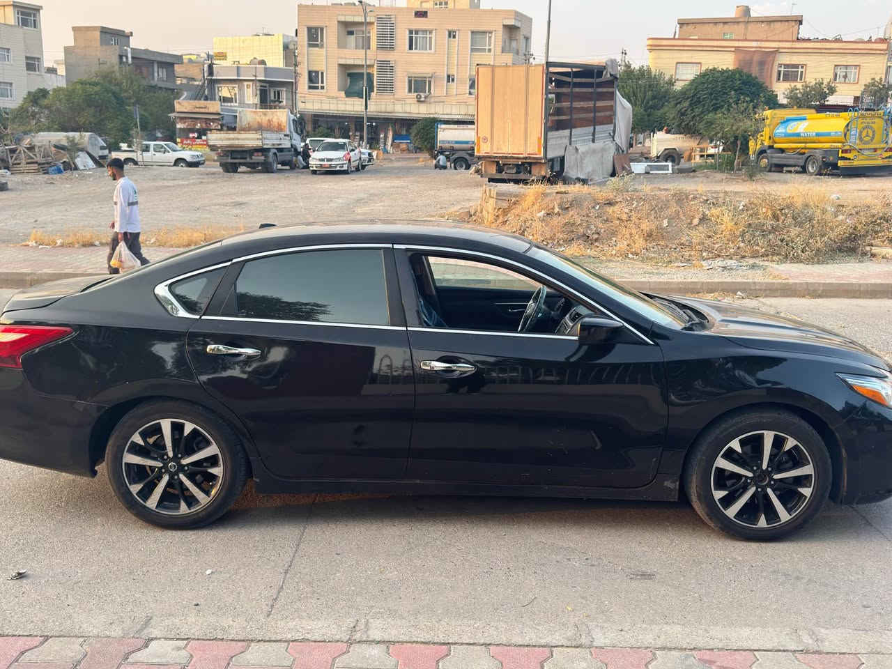 Altima 2016 sv
گێرو مەکینە و تەحویل و غەرامە بەشەرت
یەک چەمەلەغی دواوە سەکن بۆیاخە بێ ناوگرتن 
ڕەسمی سۆنەرەکەم داناوە 
نرخی ١٠٧ گەڵاو معامەلە 
*********** 
WhatsApp السليمانية, العراق
