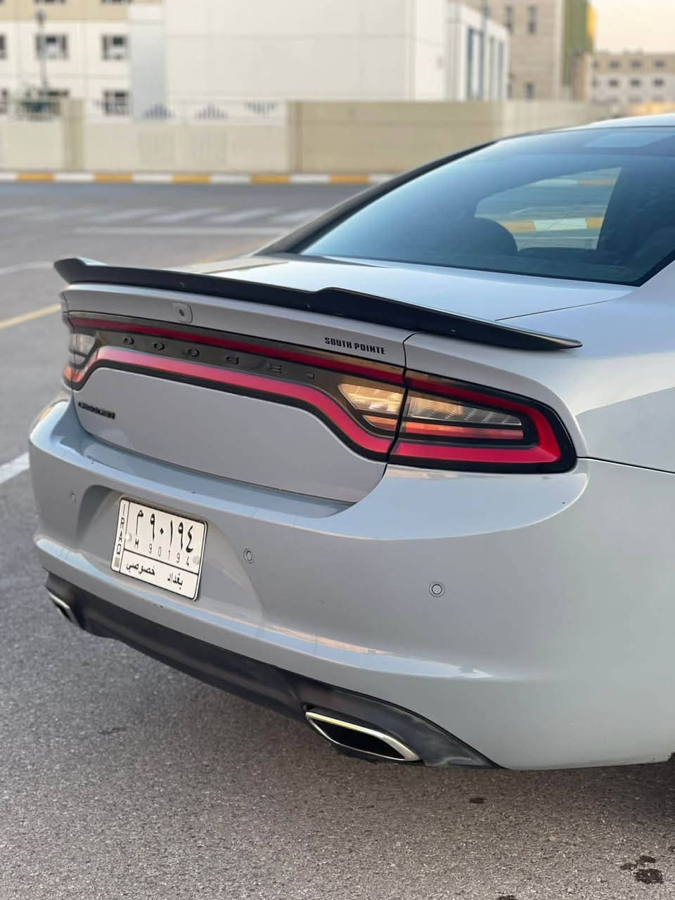 جارجر 2020 sxt لون مميز سموك
رقم بغداد 
محرك 3.6 
وارد امريكي 
ماشية 90 الف وليس ميل
صدر جديد
منضومة زنون ( وصل ضمان موجود )
تخم تاير جديد ( وصل ضمان موجود) 
عليه ادامة 
شاشة لمس Apple Carplay 
كامرا خلفية
تشغيل بصمة 
تشغيل عن بعد
كشن السايق كهرباء 
حساس اطارات
مثبت سرعة تحكم ستيرن 

الملاحظات السيارة بدون معجون فقط دعامية امامية مصبوغة وحاليًا بيه كسور وشخوط ، البنيد راجع على البارد  مال امريكا 
وشويه بارد بالباب 
السيارة سعرة 225  بيه مجال
***********
واتساب متوفر
