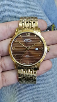 سويسري أصلي جديد ، ضمان و شرط .. سعر القطعة 115 ألف ويوجد توصيل 077075...