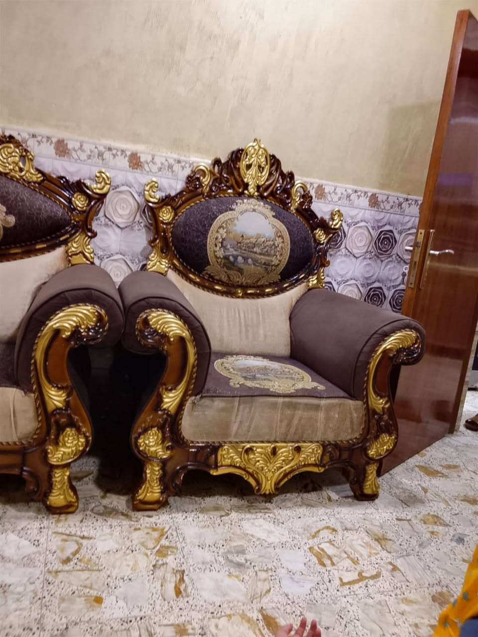 كنب • ١٠ مقعد