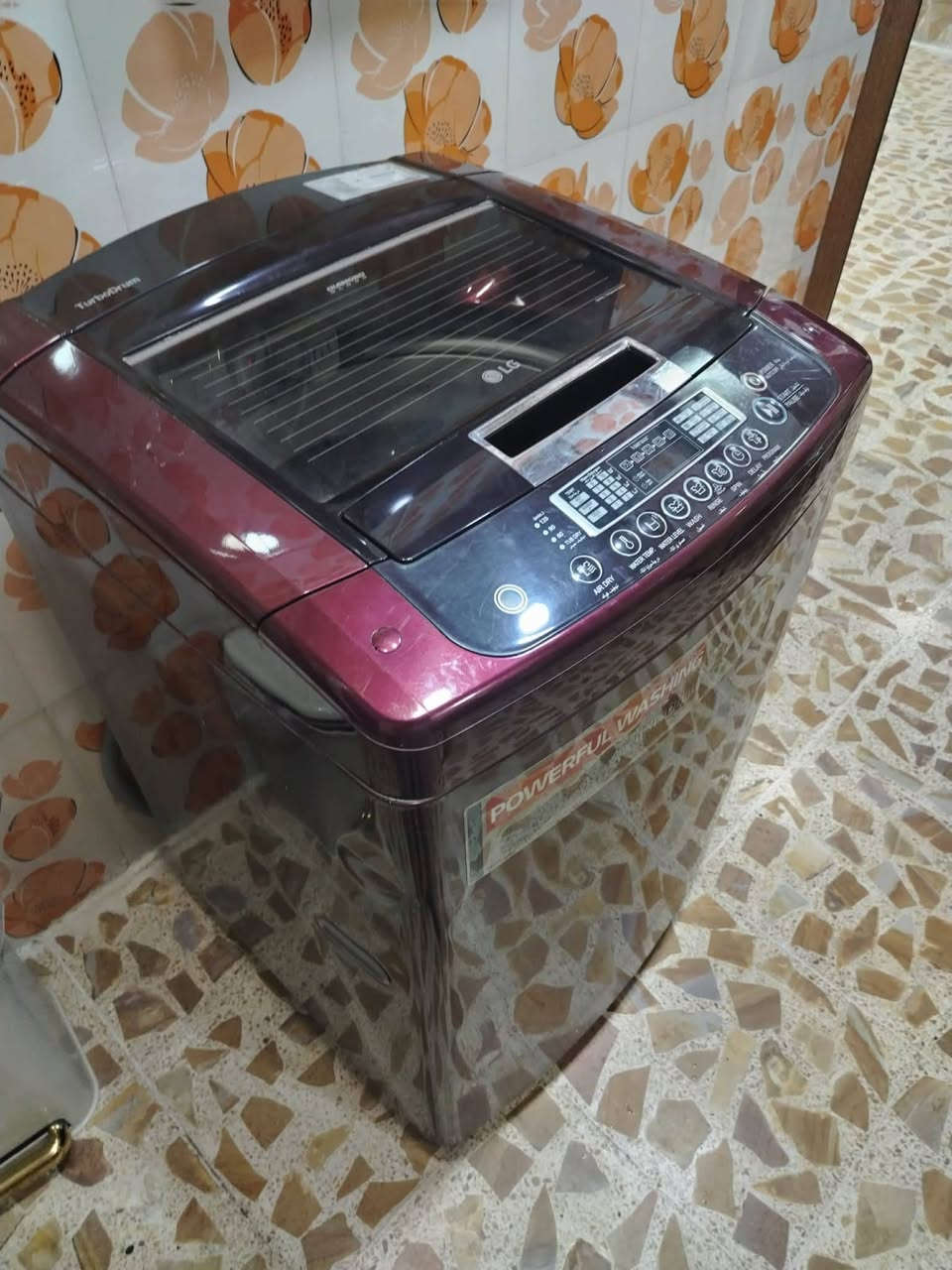 غساله توماتيك شغاله نضيفه 18 كيلو الصنع الجي السعر ٢٥٠ بيها مجال ***********
