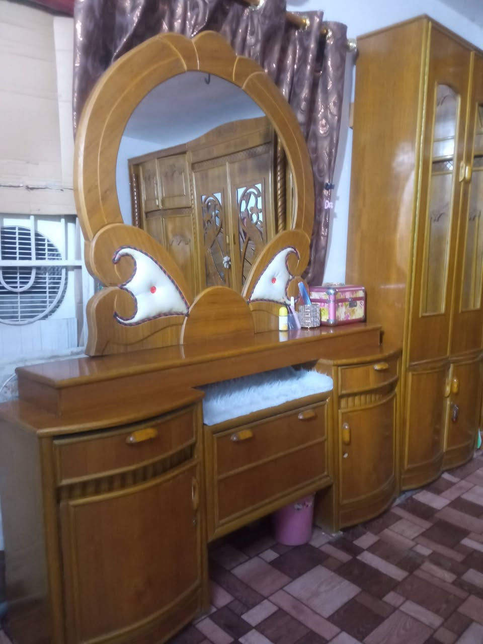 غرفة نوم نضيفه تسكام خشب عراقي الشراي يتصل *********** السعرر مليون قفل المكان بابل ناحية النيل
