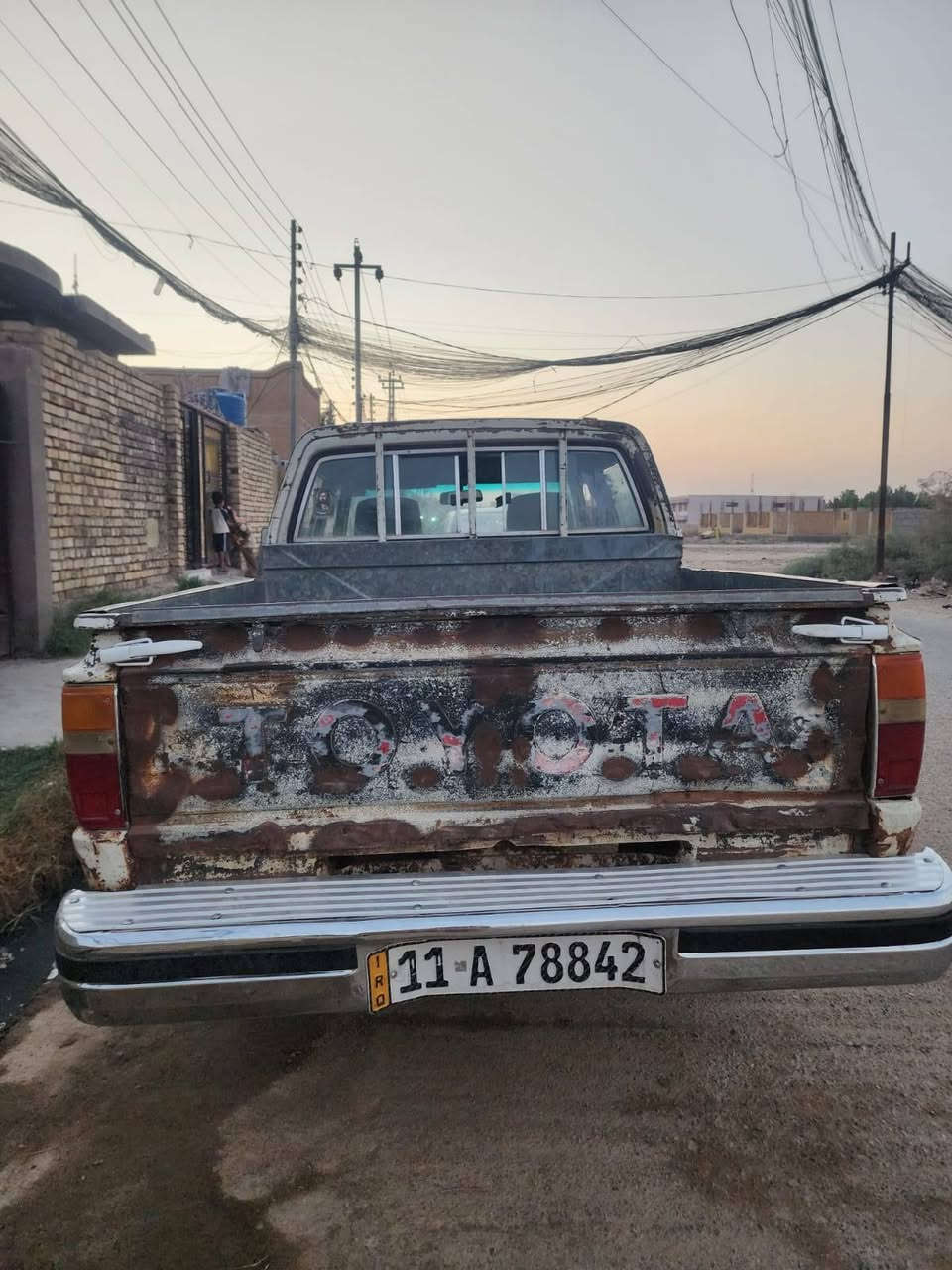السلام عليكم بيكم للبيع موديل 86 باسمي رقم انكليزي مكفوله كير مكينه حداديه تخم تاير شاصيه مكفول السعر 40 وبيه مجال الناصريه قضاء الفجر للاستفسار ***********

