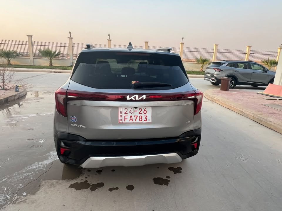 كيا سيلتوس للبيع موديل 25 اعلى فئه فورورل المواصفات محرك 1600 توربو شنو الي بالك مواصفات موجوده دفع رباعي 
3 قطع صبغ بدون دواخل بدون ايرباك بذون شاصي فقط جاملغين امامي ودعاميه واشويه اابنيد كصه مصبوغه تجي تشوف بعينك النظافه خير من الله والله لوما بنزين اربيل ماابيعه السعر 17000$ مجال بسيط كاتي اربيل ماشيه 40 الف كيلو ***********
