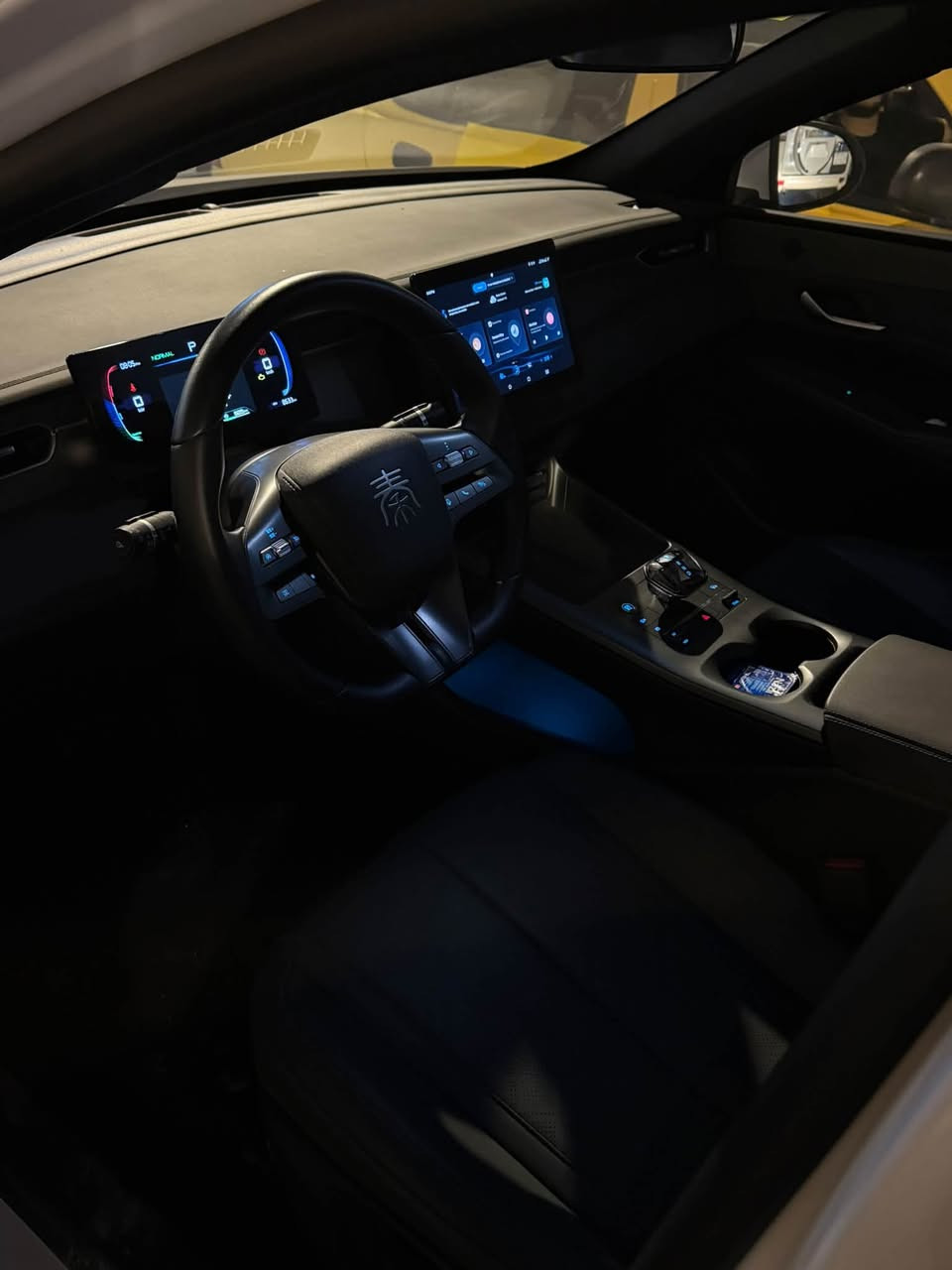 سلام عليكم ... للبيع byd كن بلص 2025 ابيض صدفي داخل زيتوني كفالة عامة رقم بصرة ماشية 8 الاف نظافة 100% بحالة الزيرو سعر 20.500 وبيها مجال قليل ... ***********
