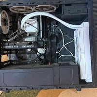 RTX 3060 • رايزن ٧ ٥٧٠٠ • ١ تيرا SSD