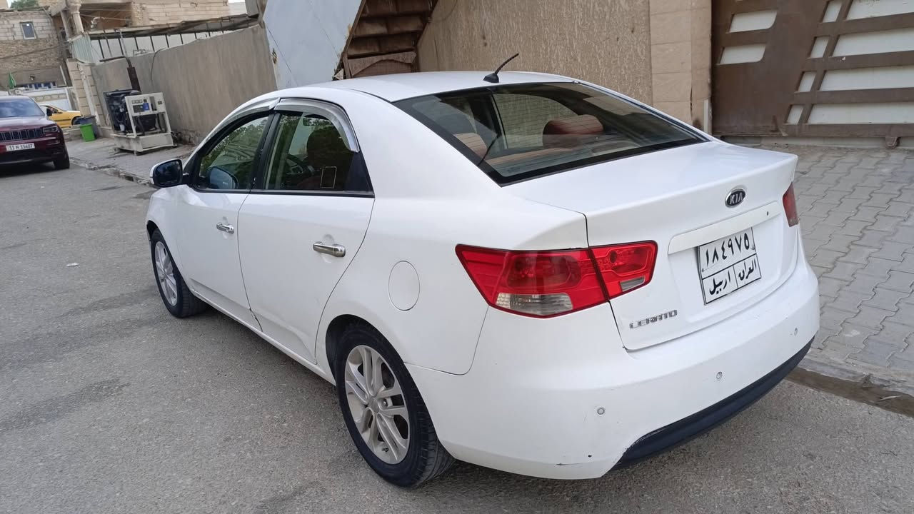 سيراتو خليجي 11 فول عده البصمه رقم اربيل الماني بسم كردي سنويه ساقطه ب16 تريد تحويل تريد وكاله بيها رشات صبغ مكفوله من الضربه القويه ابيع سويج حته لاتكلي شبيها مكفوله من تبريد  و كير ومكينه وحداديه وشواصي وحوض ولغود كله سليم عليها غرامات 550 ينزلن من سعرها 80 وبيها مجال مكاني نجف ***********
